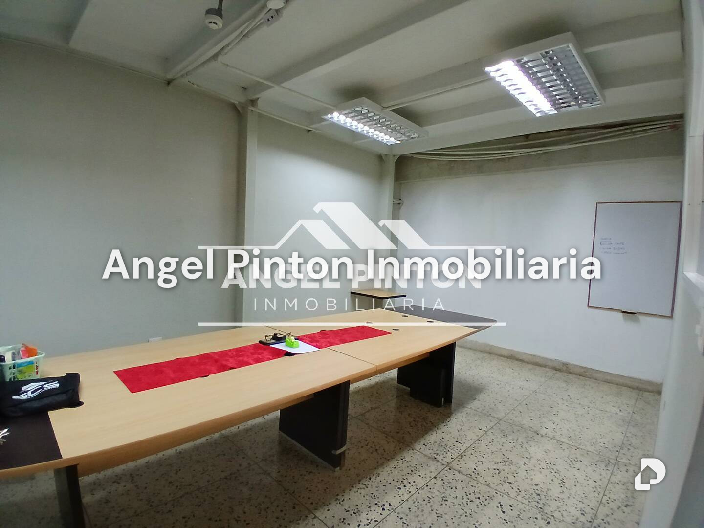 Oficina en Tierra Negra, Maracaibo – 2