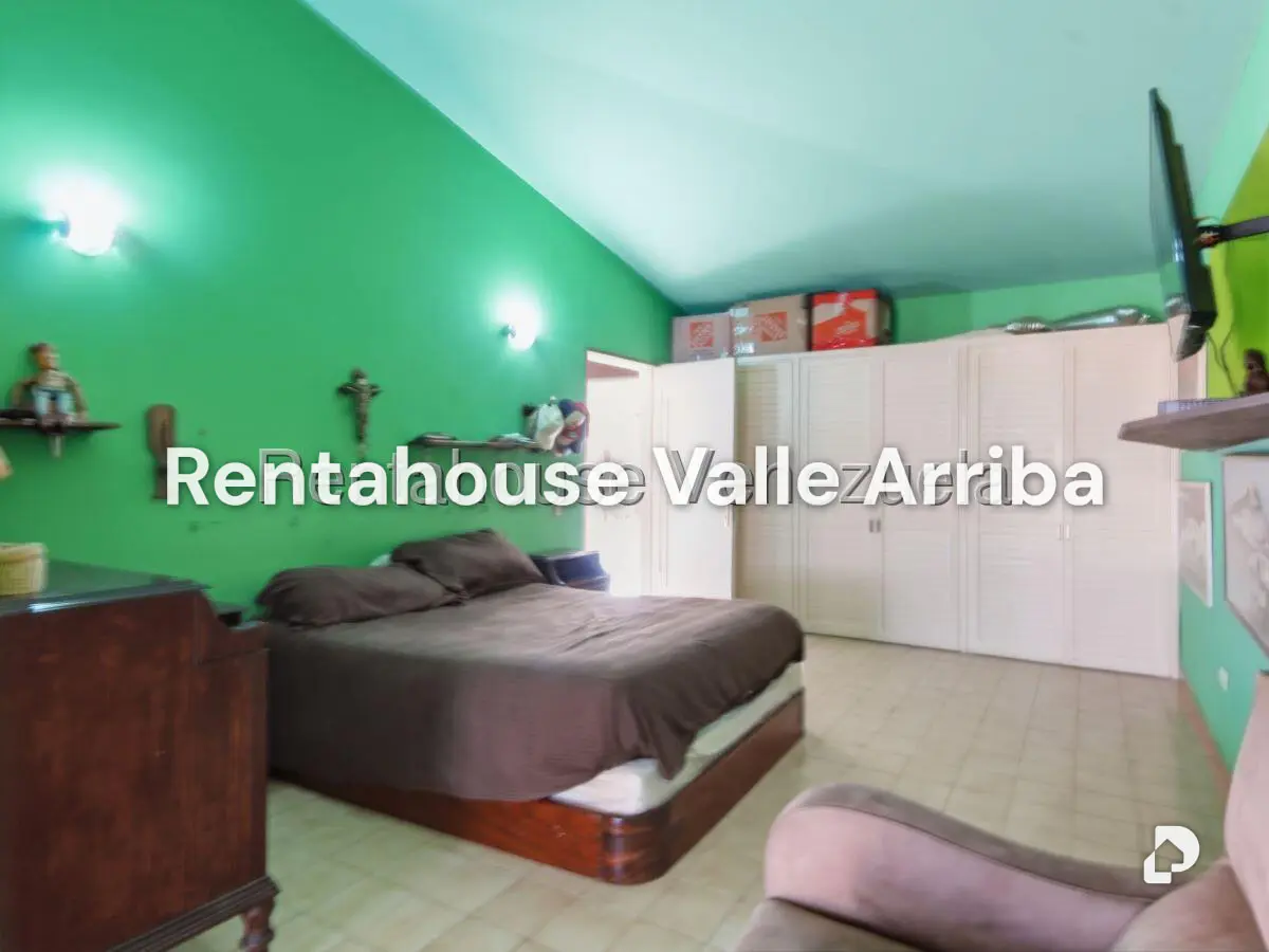Casa en Cerro Verde, Caracas – 29