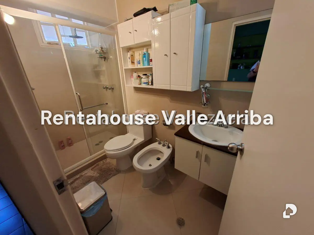 Casa en Cerro Verde, Caracas – 30
