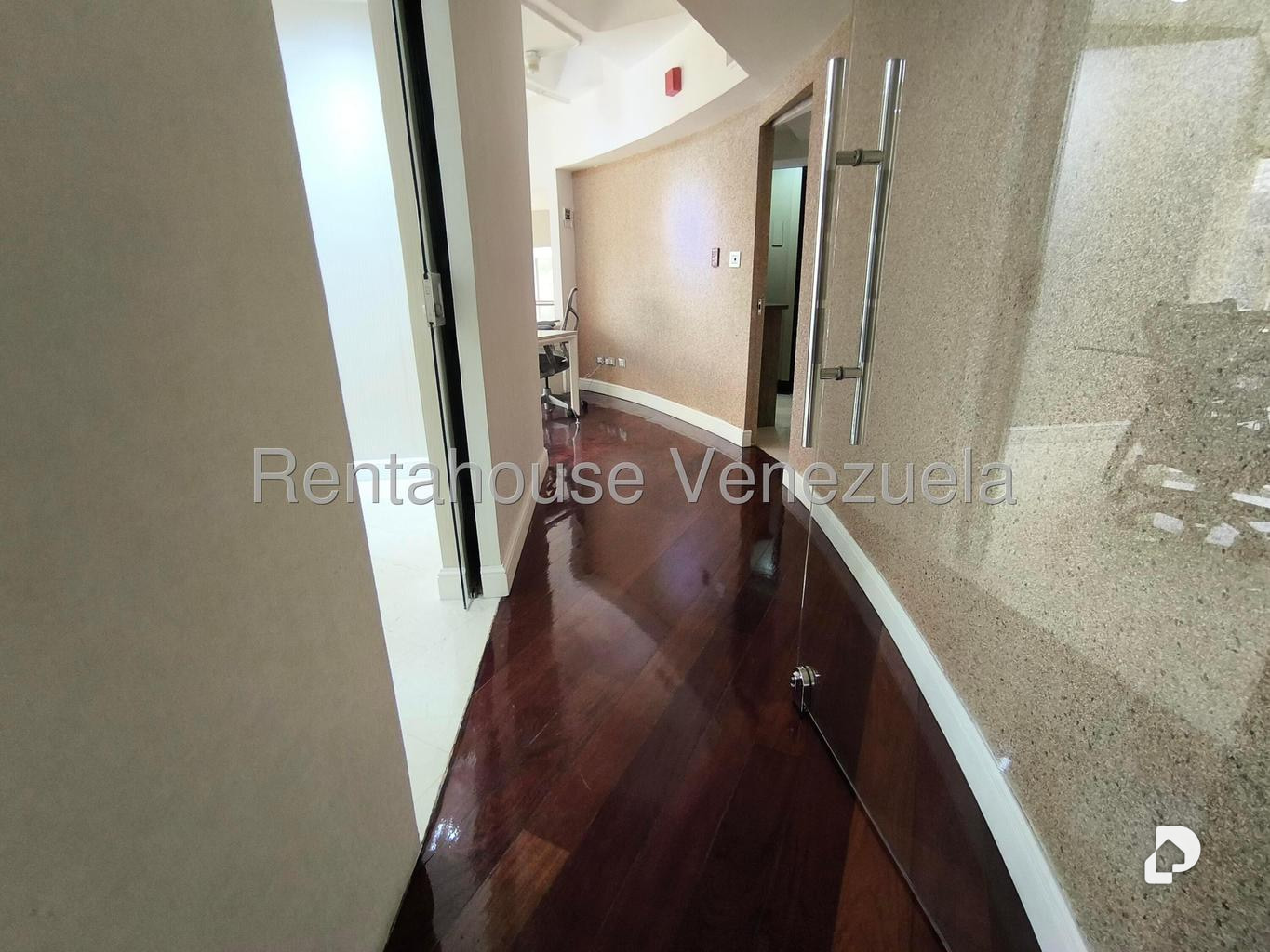 Oficina en Las Mercedes, Caracas – 22