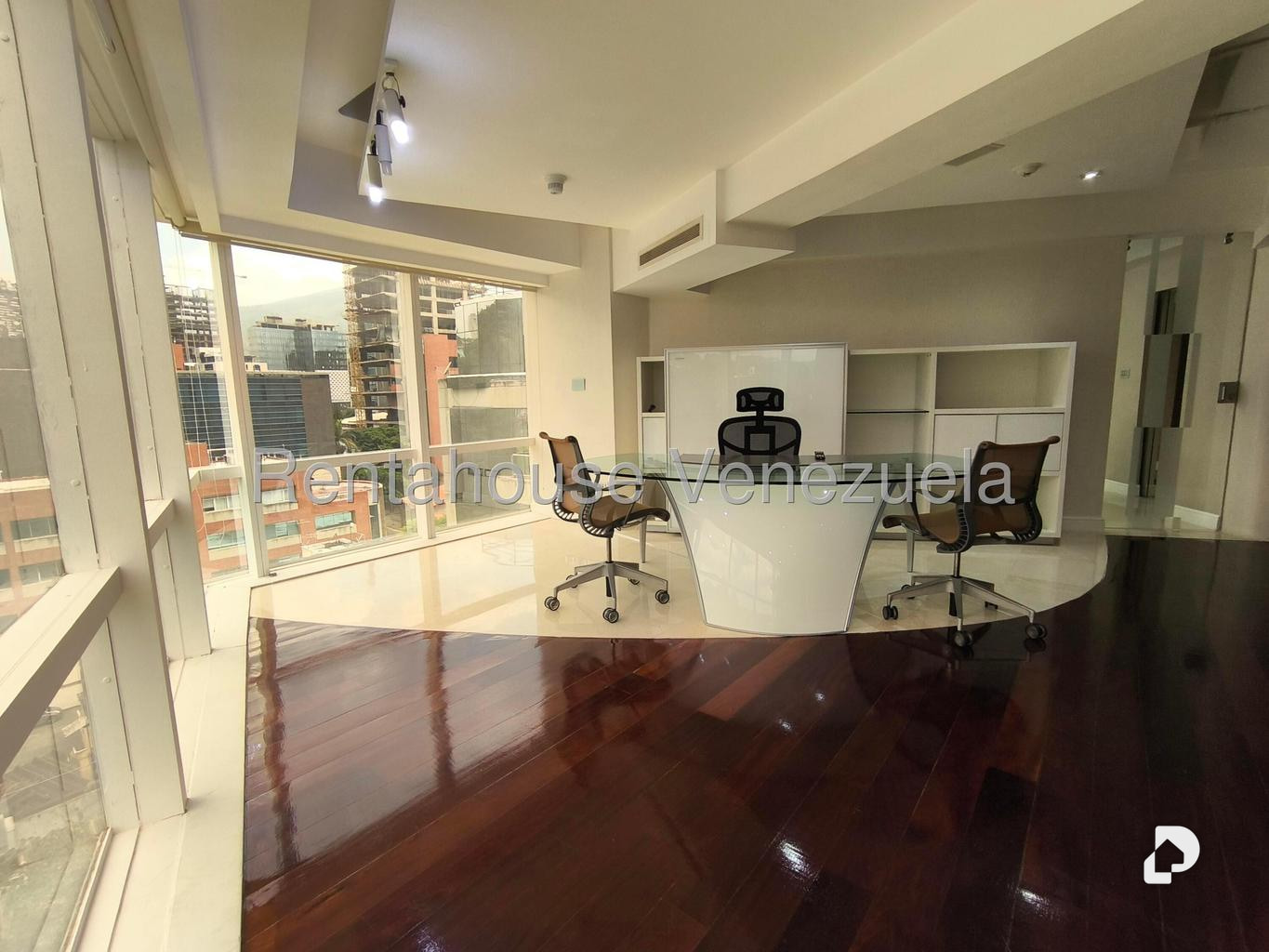 Oficina en Las Mercedes, Caracas – 29