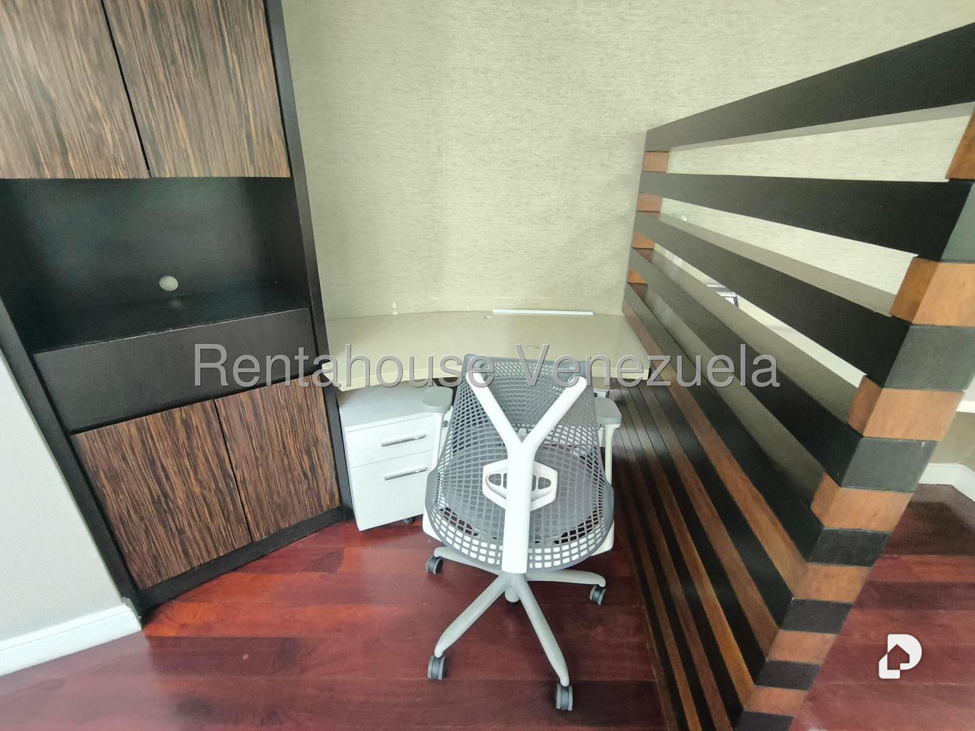 Oficina en Las Mercedes, Caracas – 14