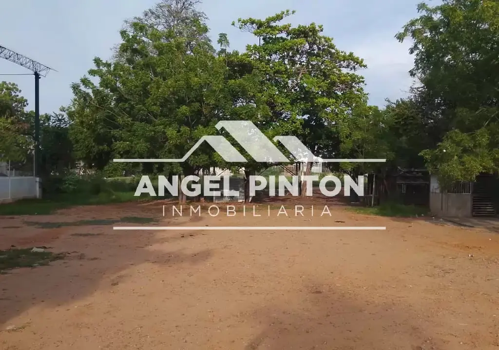 Land in Maracaibo - 1