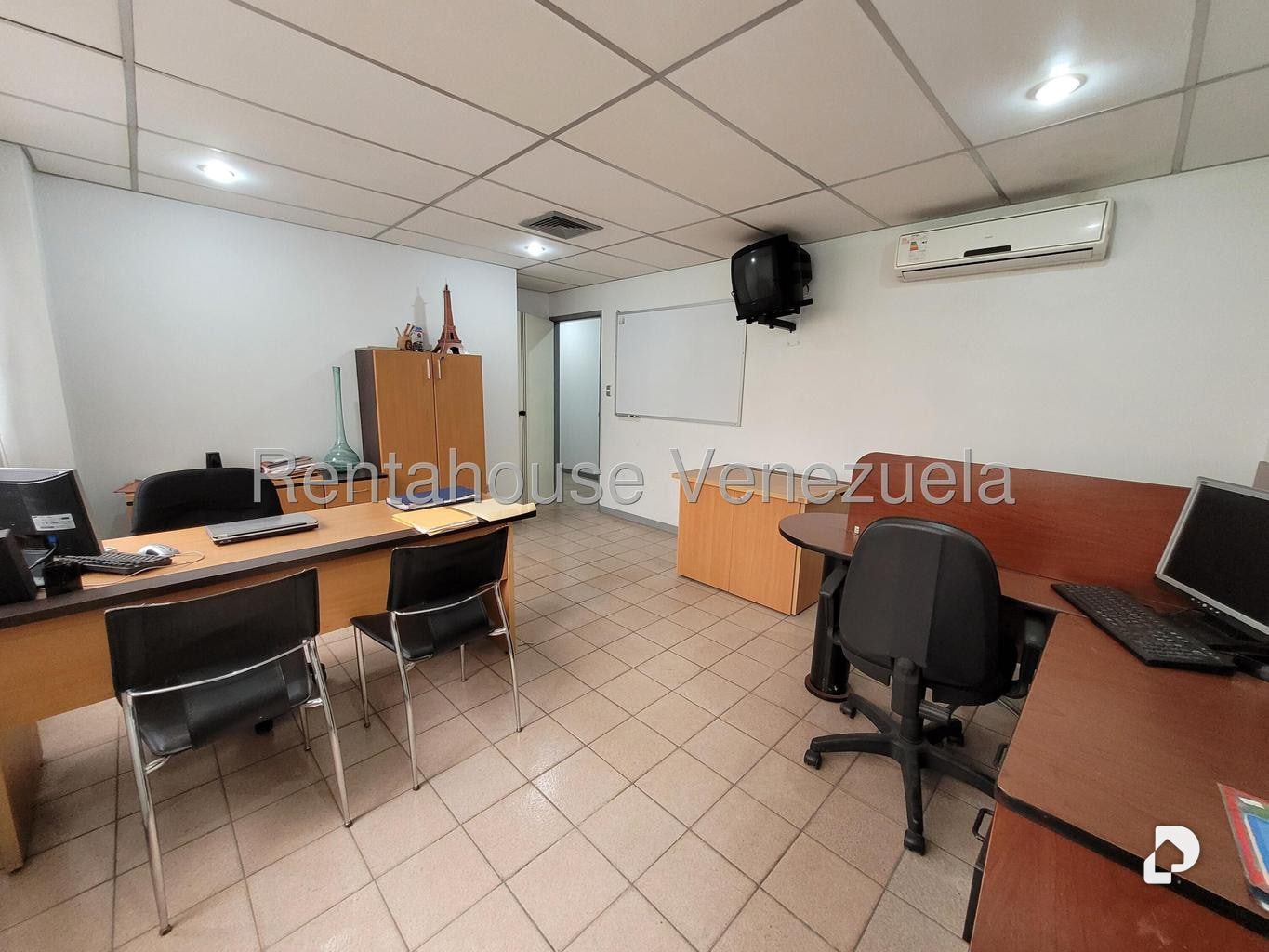 Local comercial en Parroquia La Candelaria, Caracas – 14