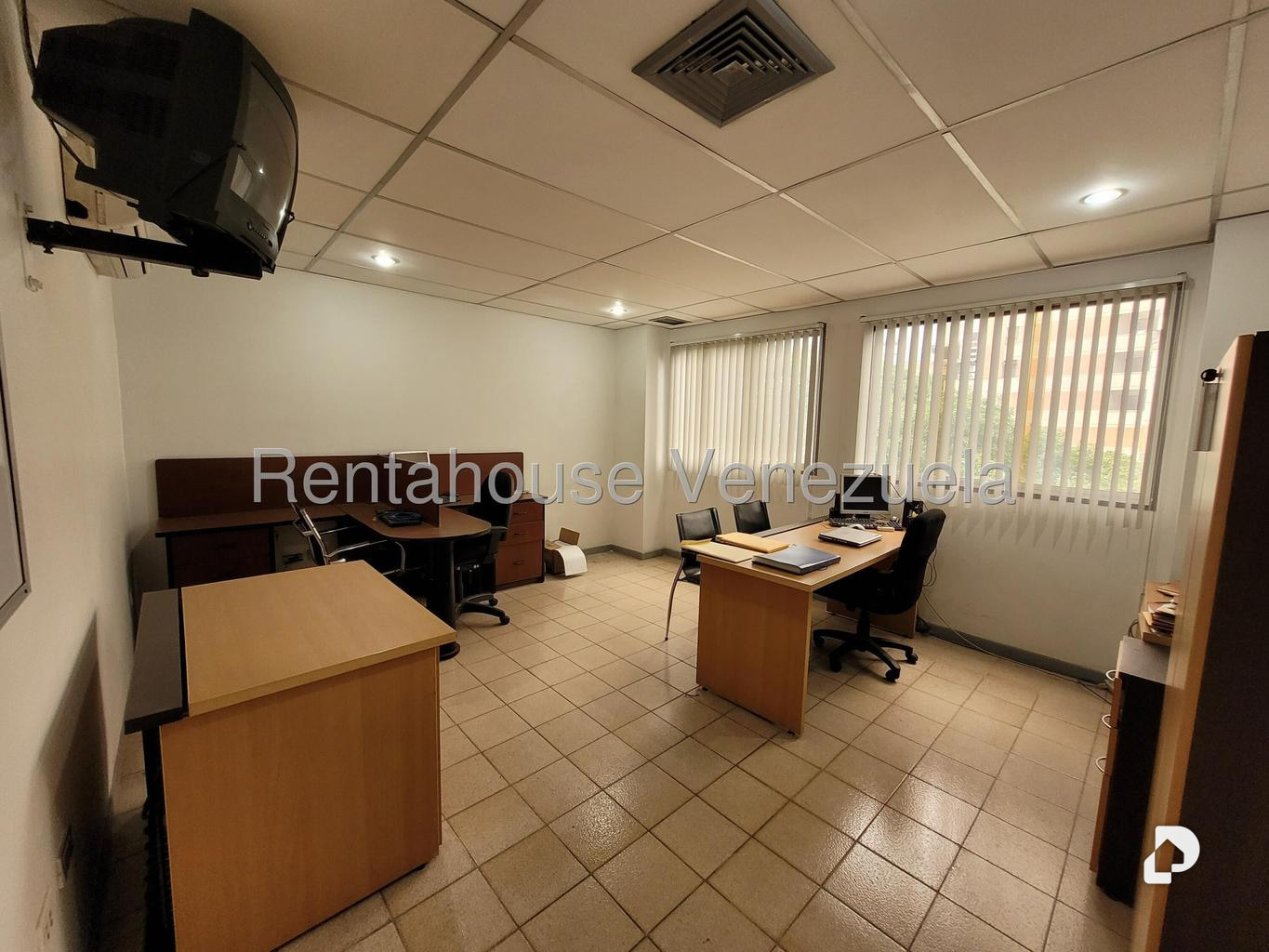 Local comercial en Parroquia La Candelaria, Caracas – 13