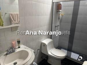 Casa en Alto Prado, Caracas – 16
