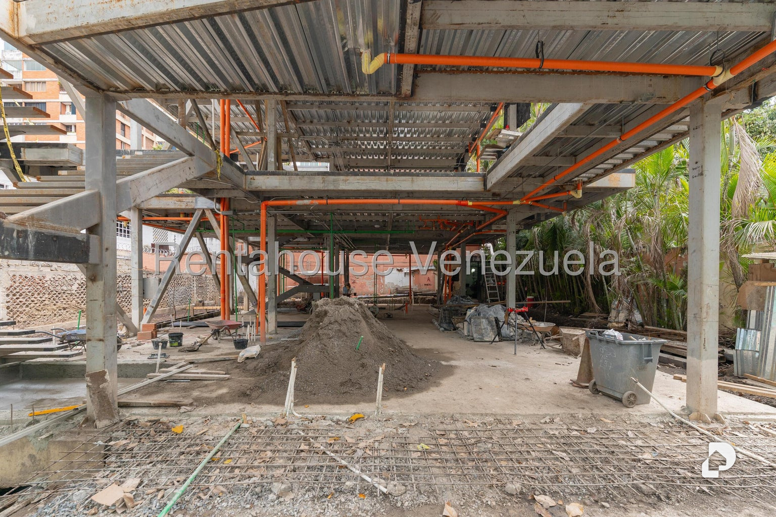 Land in La Floresta, Caracas – 10