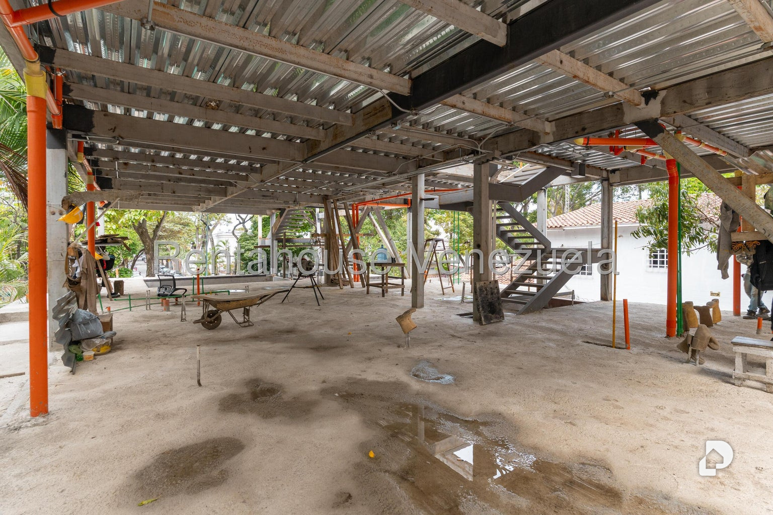 Land in La Floresta, Caracas – 11