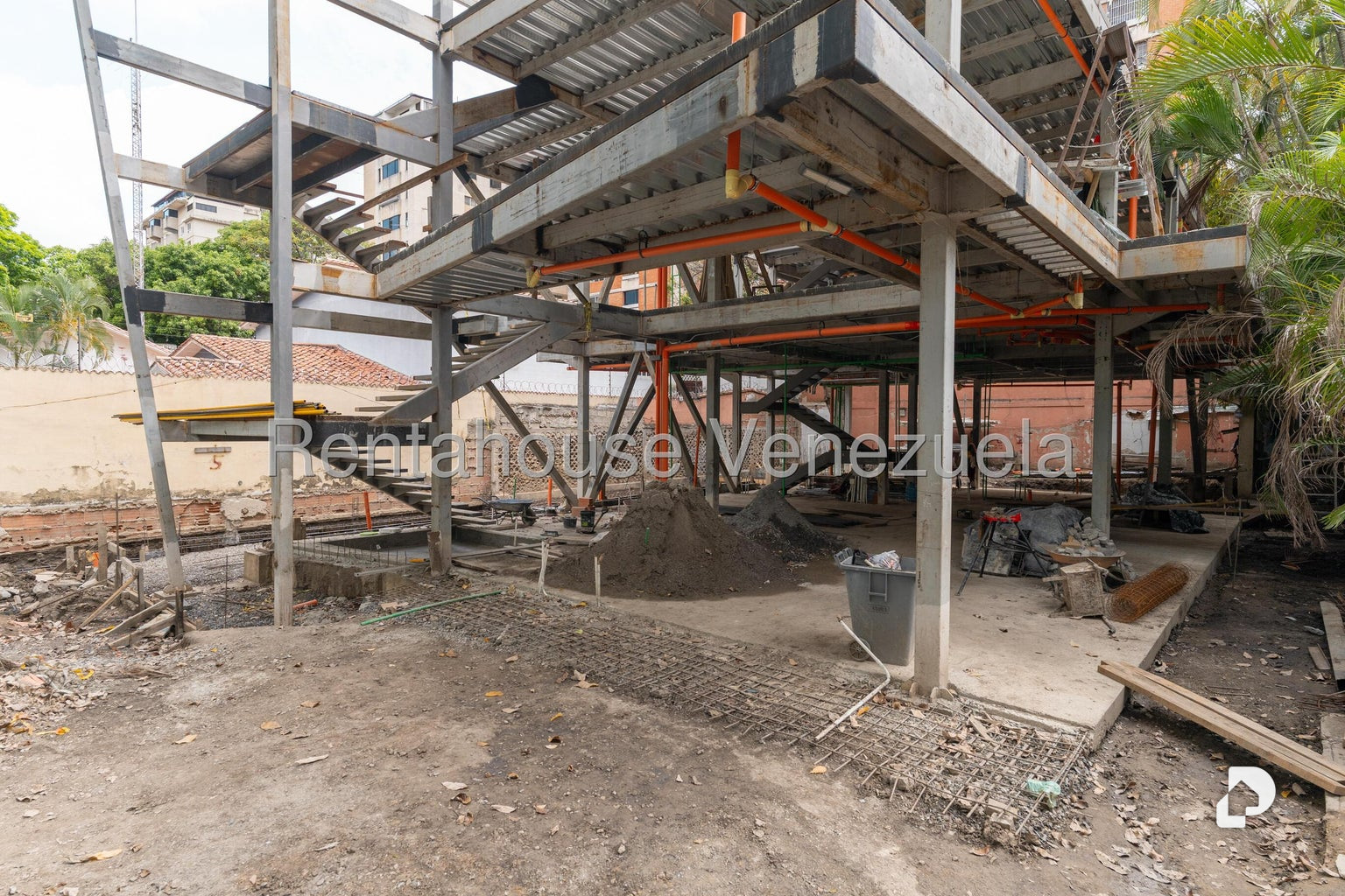Land in La Floresta, Caracas – 4