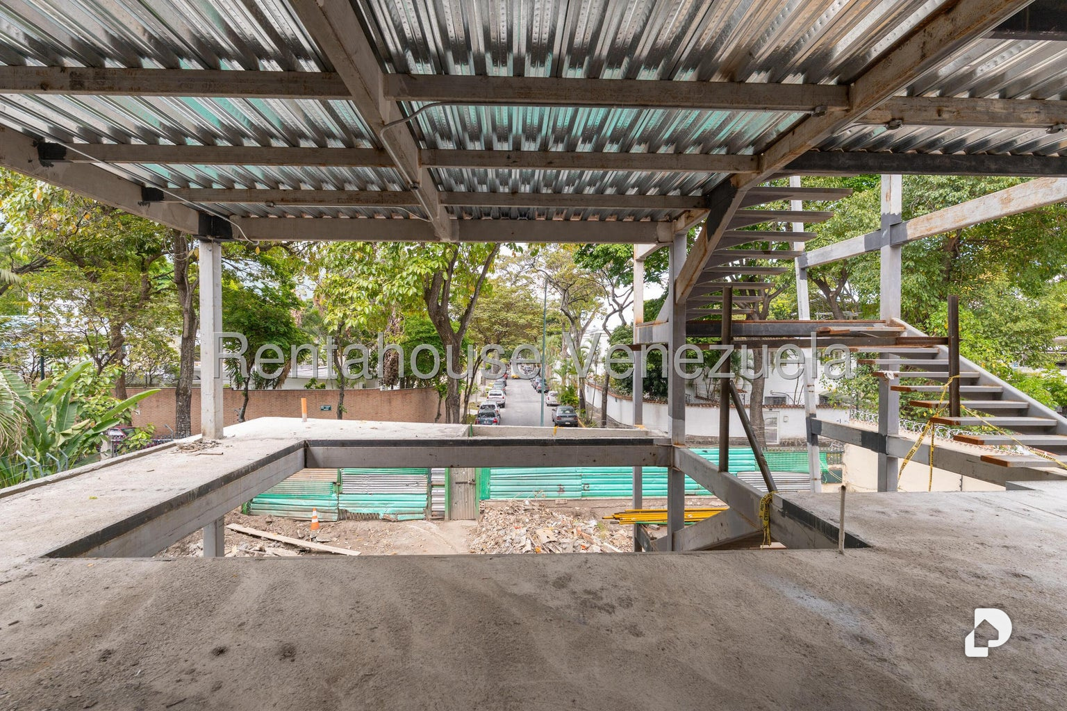 Land in La Floresta, Caracas – 12