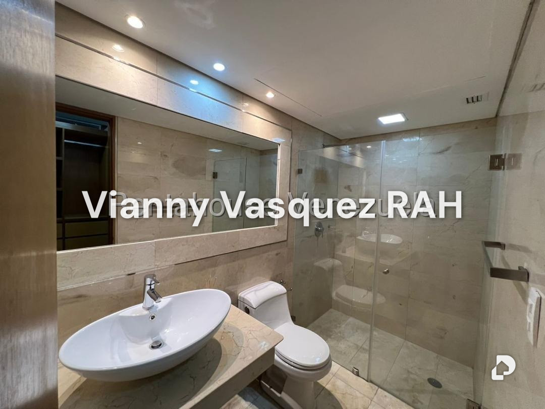 Apartamento en Campo Alegre, Caracas – 12