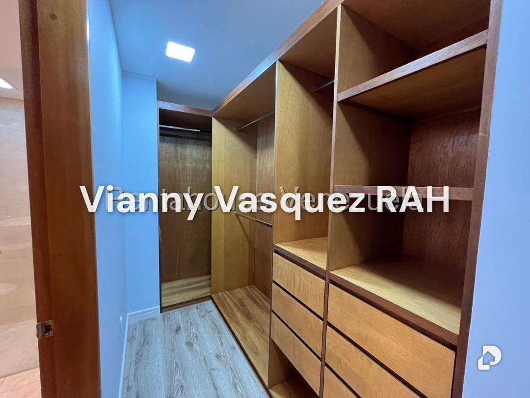 Apartamento en Campo Alegre, Caracas – 11