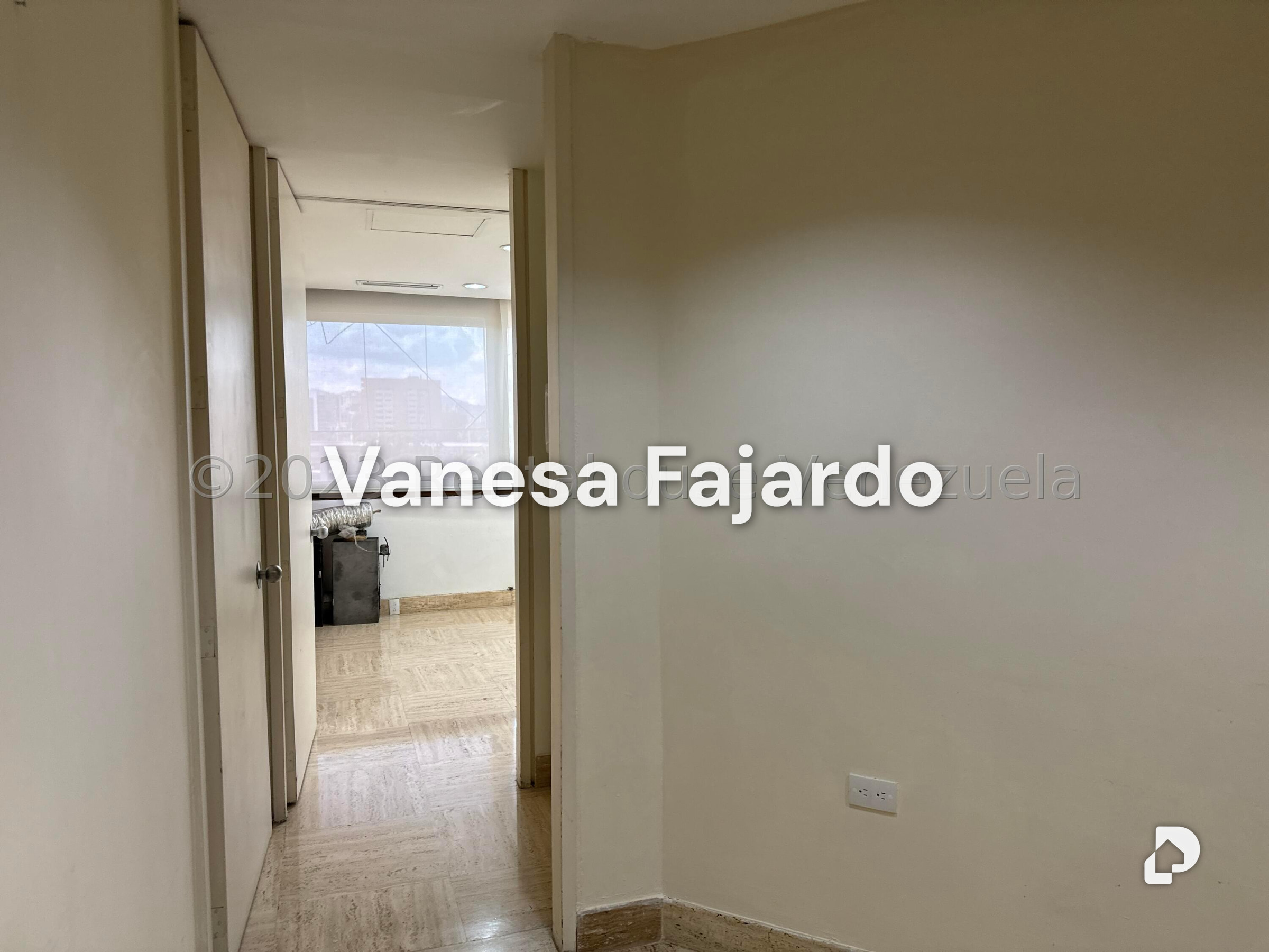 Oficina en Chuao, Caracas – 14