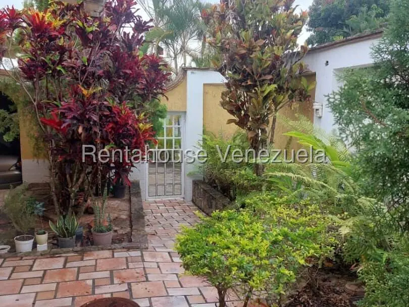 House in Parque Caiza, Caracas - 1