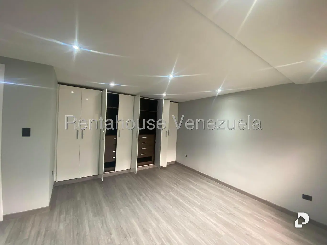 Apartamento en Lomas de La Alameda, Caracas – 14