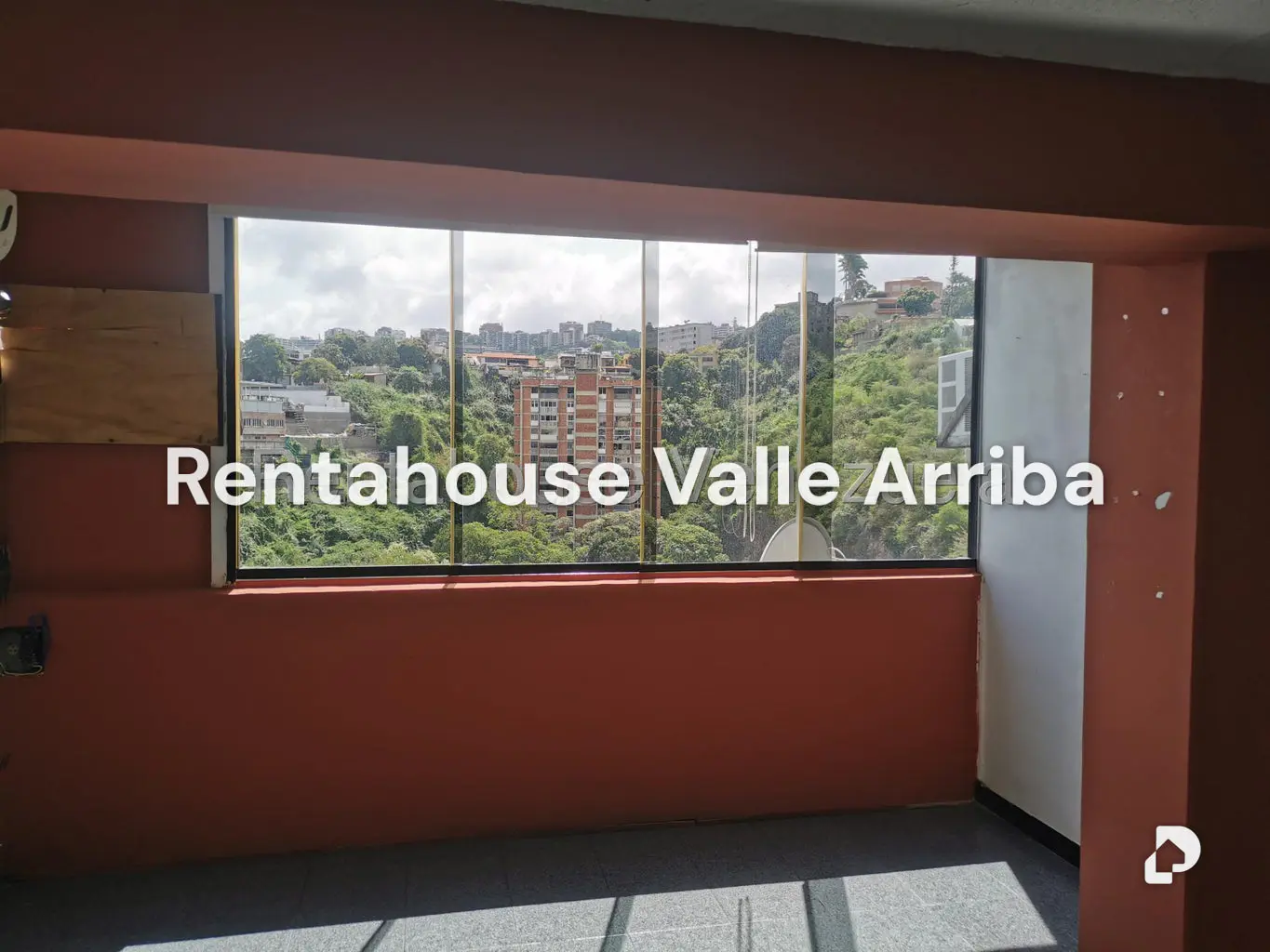 Oficina en Los Chaguaramos, Caracas – 11