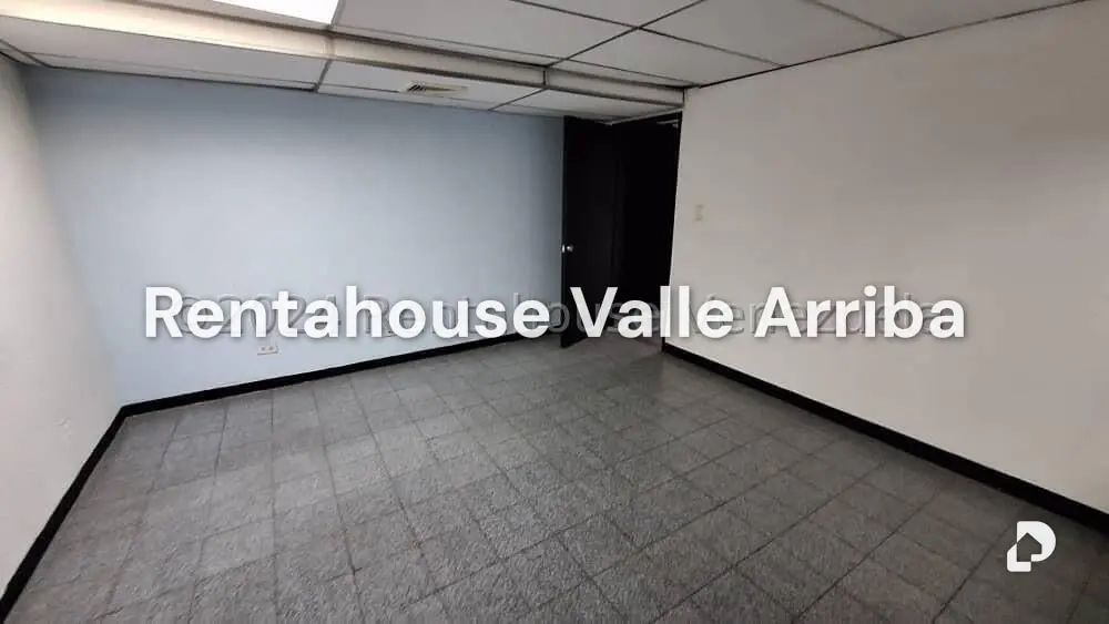 Local comercial en La Urbina, Caracas – 19