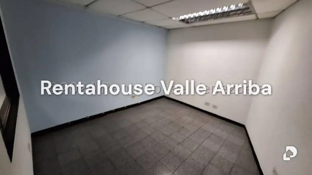 Local comercial en La Urbina, Caracas – 11