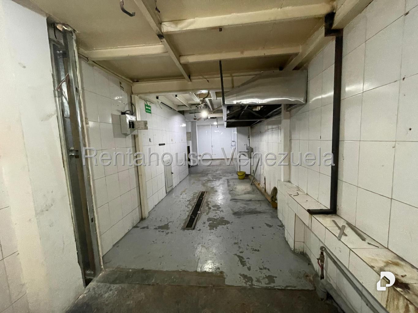Local comercial en Las Mercedes, Caracas – 27