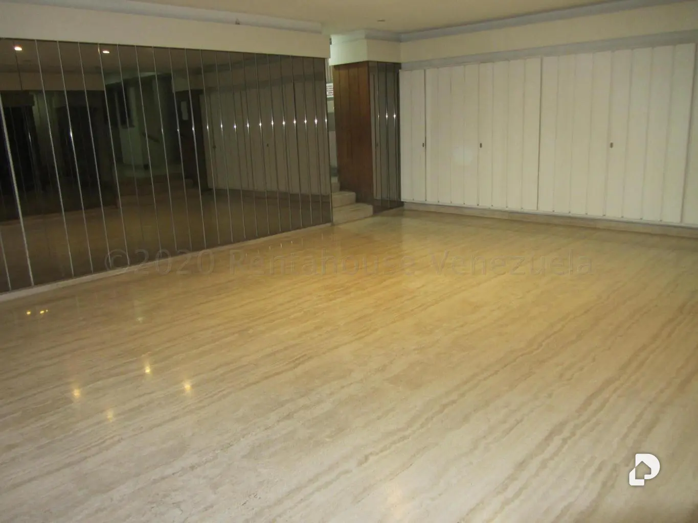 Apartamento en Los Palos Grandes, Caracas – 27