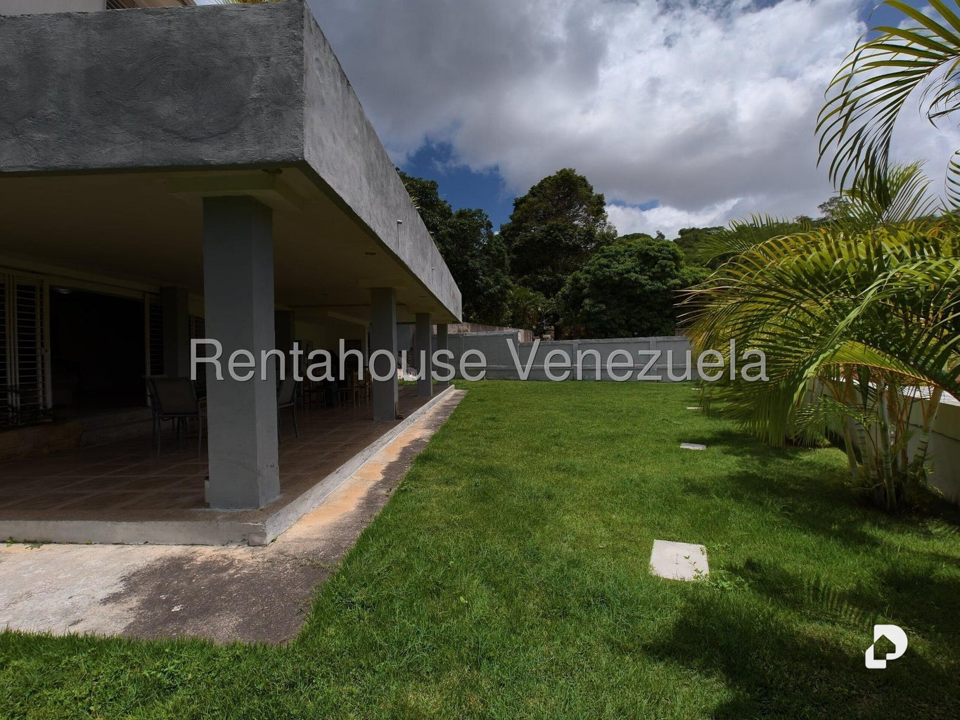 Casa en Cumbres de Curumo, Caracas – 25