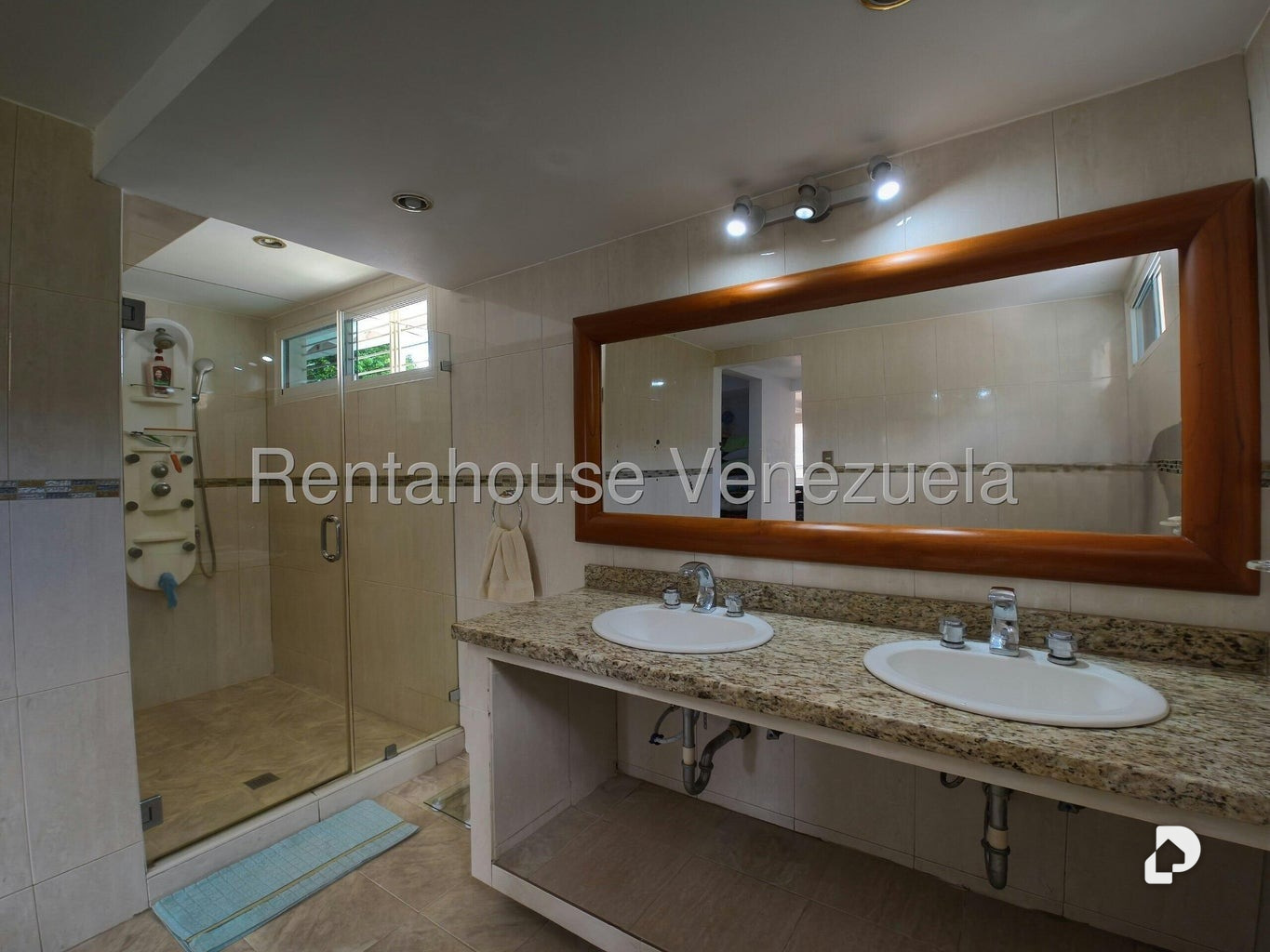 Casa en Cumbres de Curumo, Caracas – 14