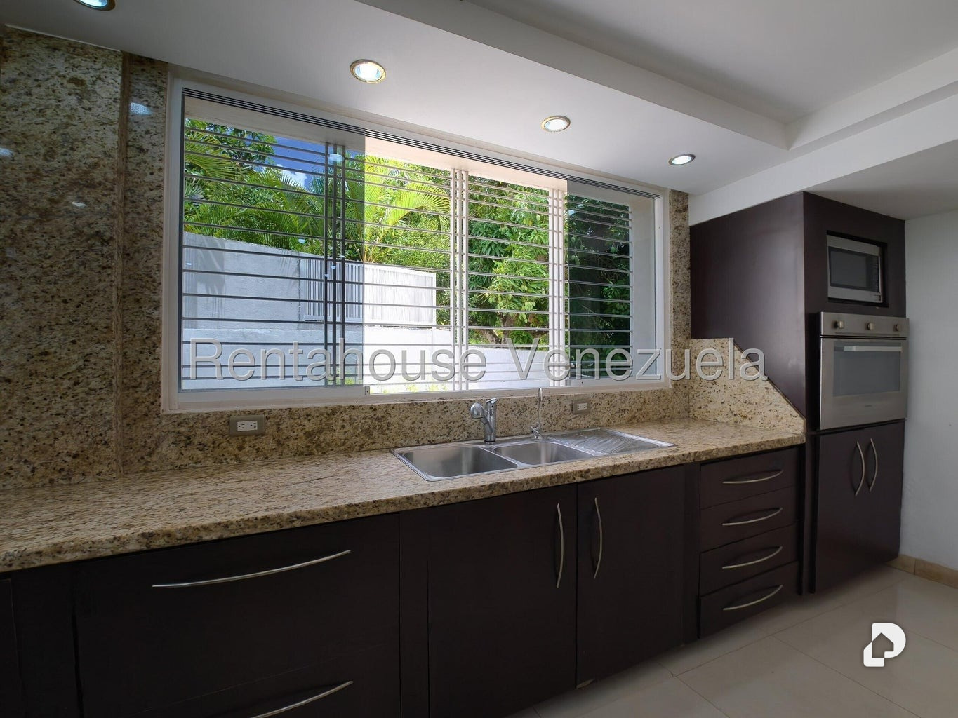 Casa en Cumbres de Curumo, Caracas – 16