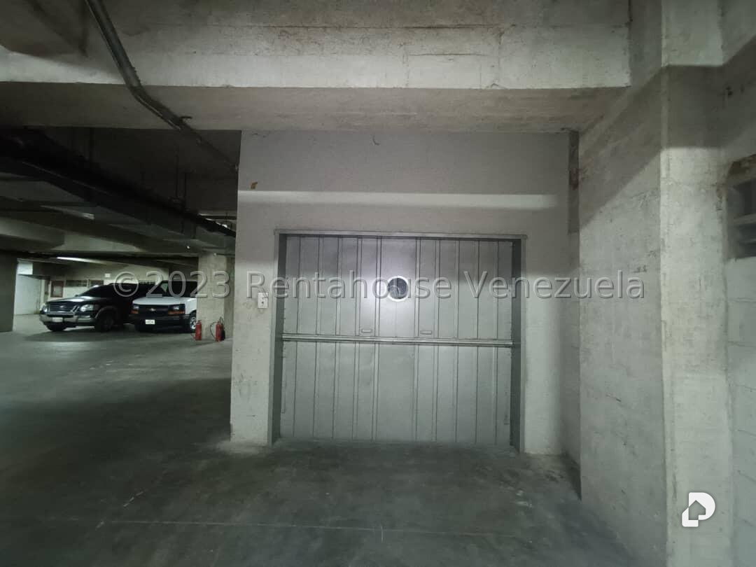 Edificio en La Urbina, Caracas – 8