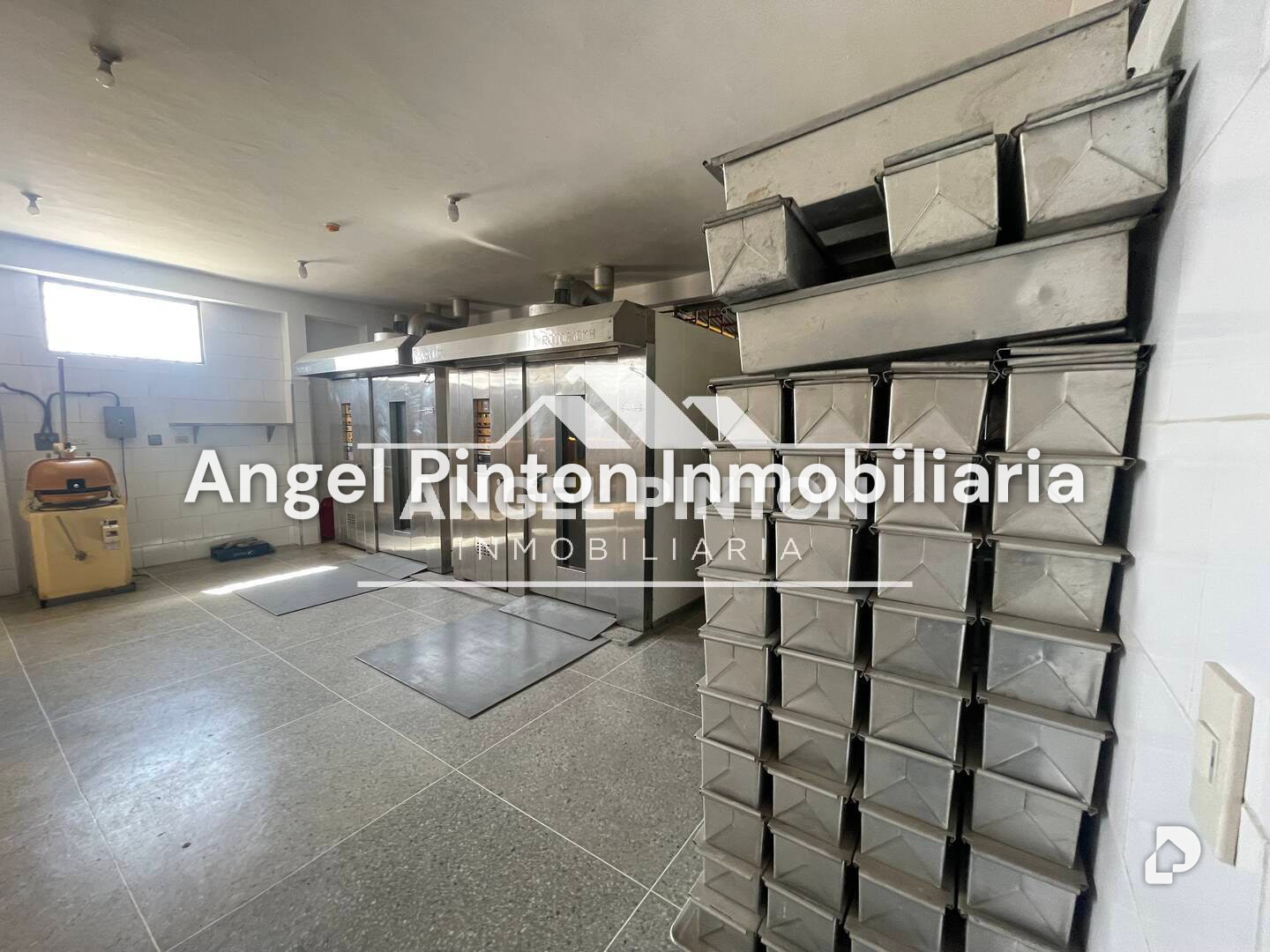 Local comercial en Circunvalación No. 2, Maracaibo – 27