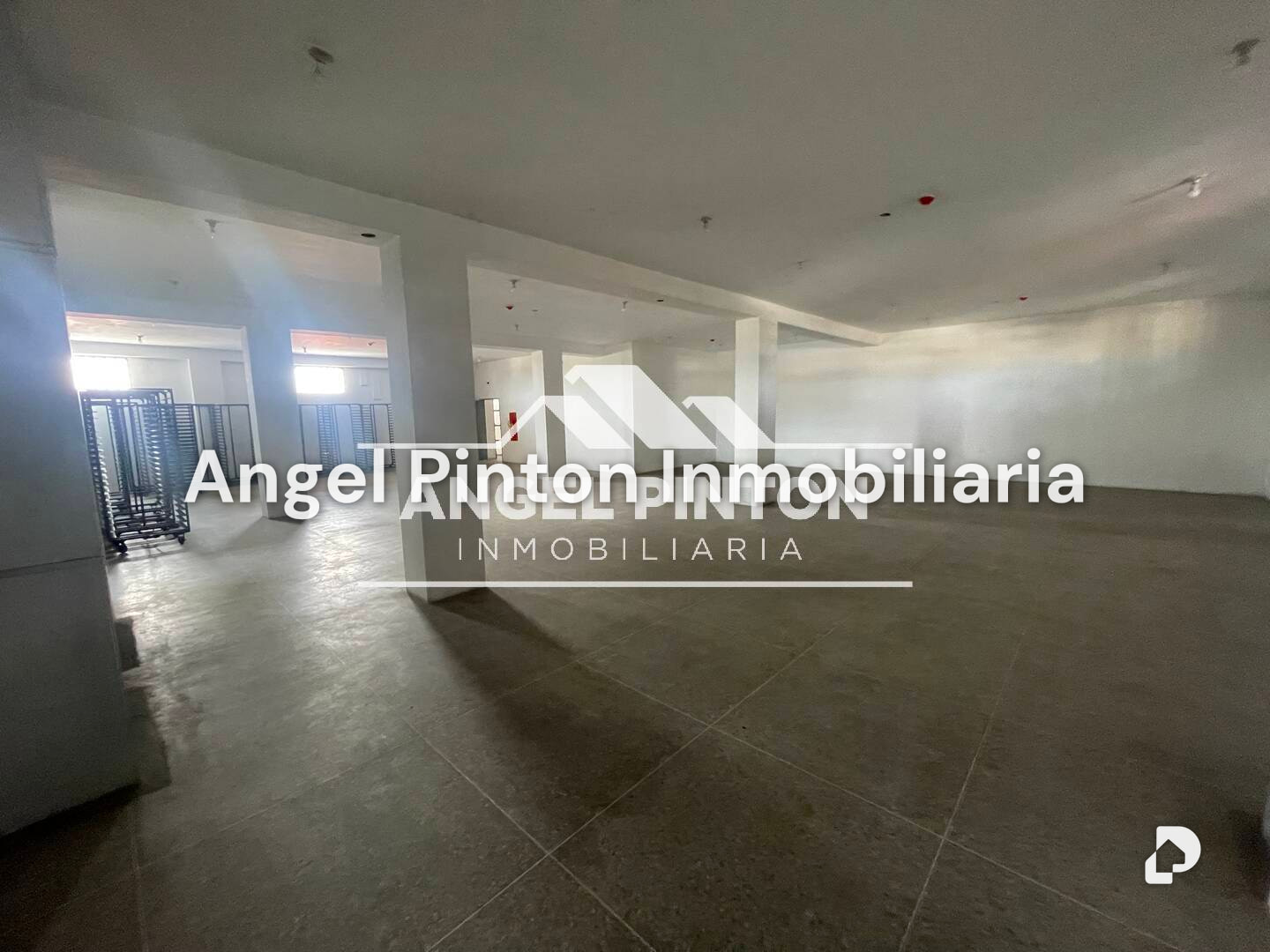 Local comercial en Circunvalación No. 2, Maracaibo – 14