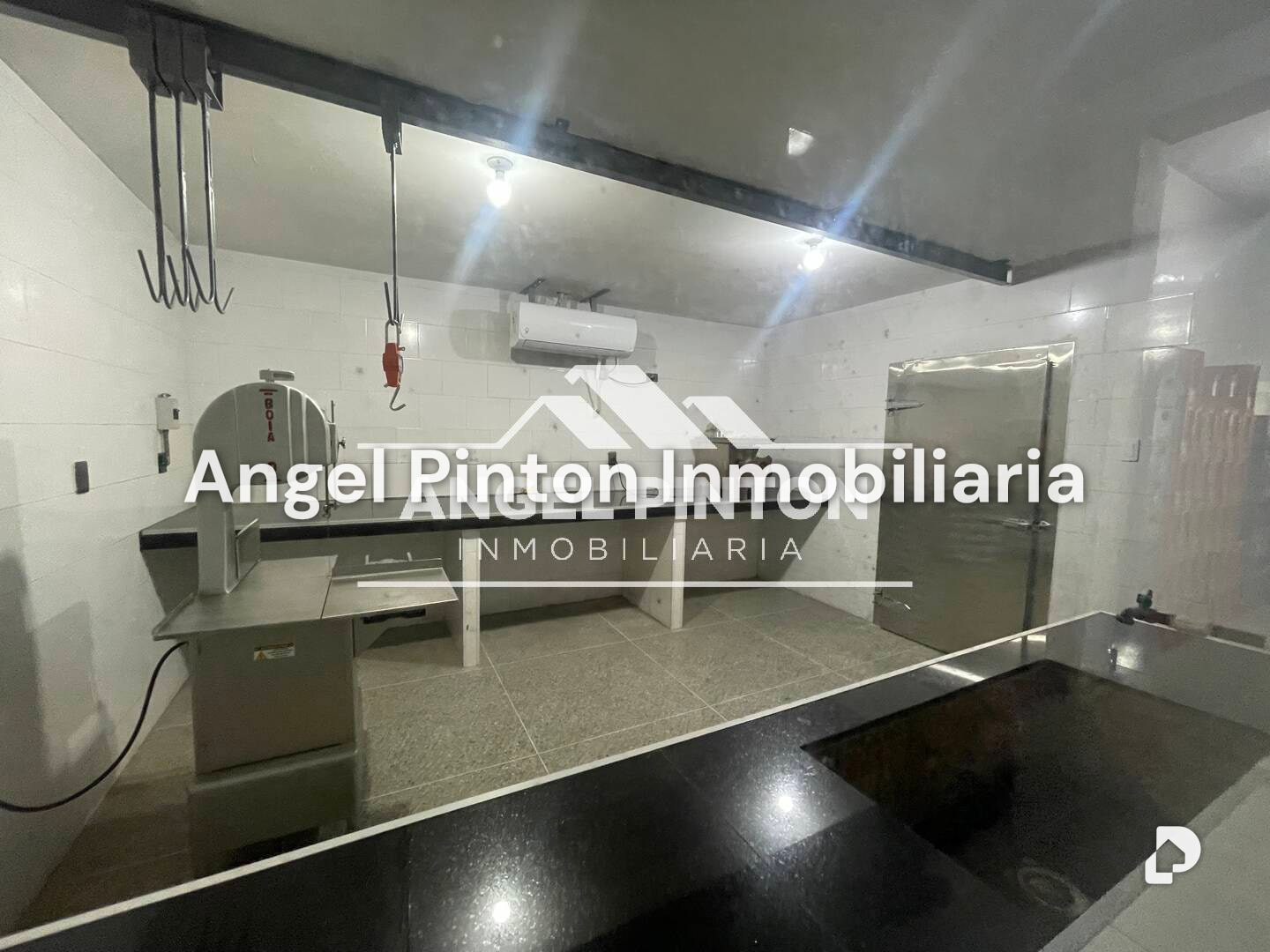 Local comercial en Circunvalación No. 2, Maracaibo – 16