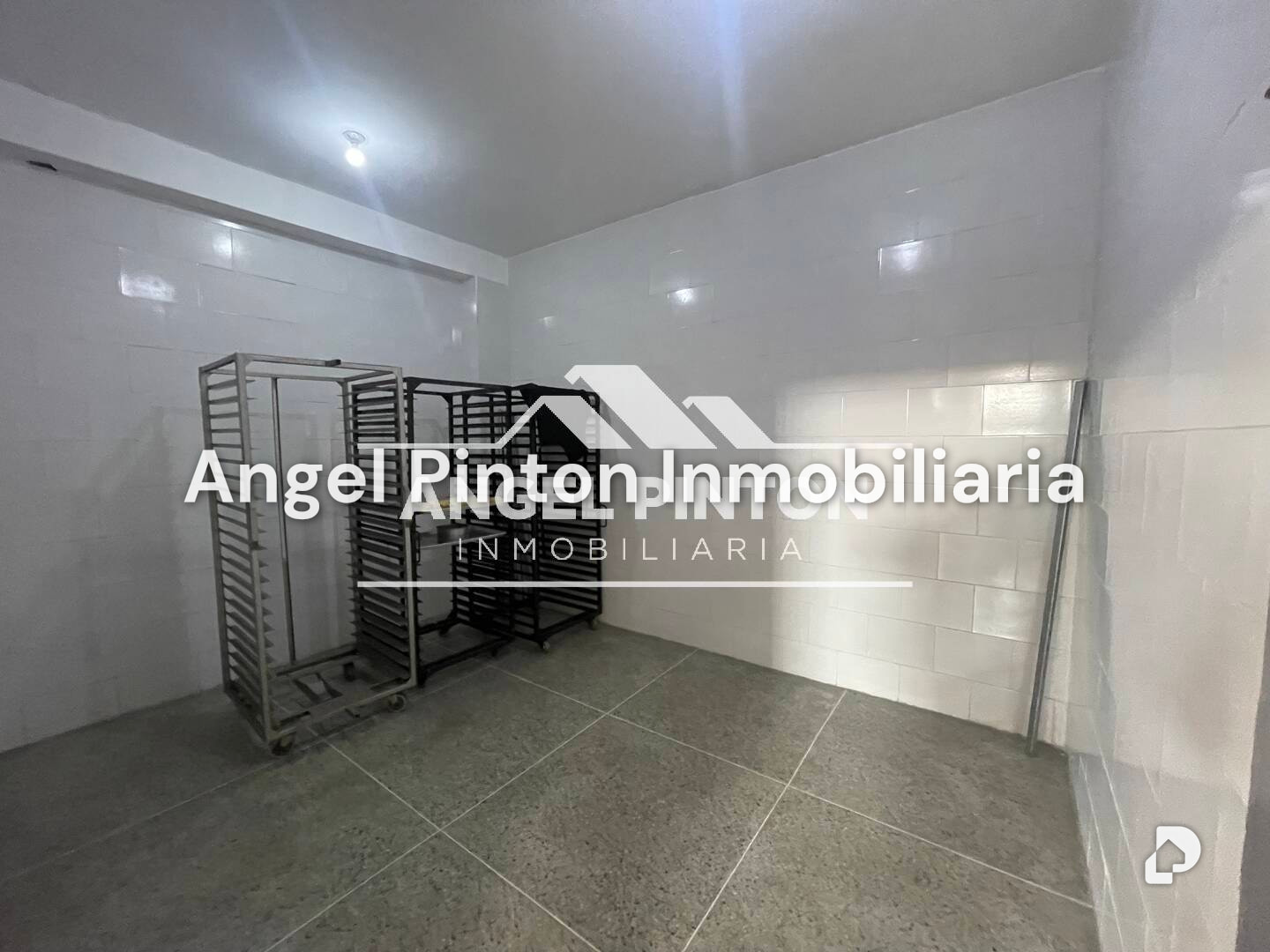Local comercial en Circunvalación No. 2, Maracaibo – 22