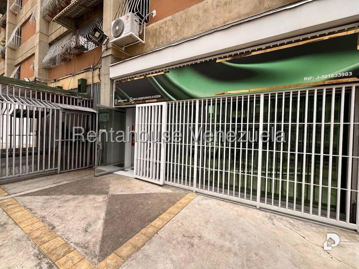 Local comercial en Santa Mónica, Caracas – 24
