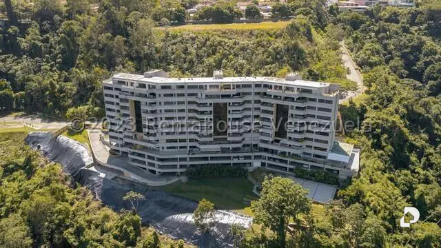 Apartamento en Lomas de La Lagunita, Caracas – 2