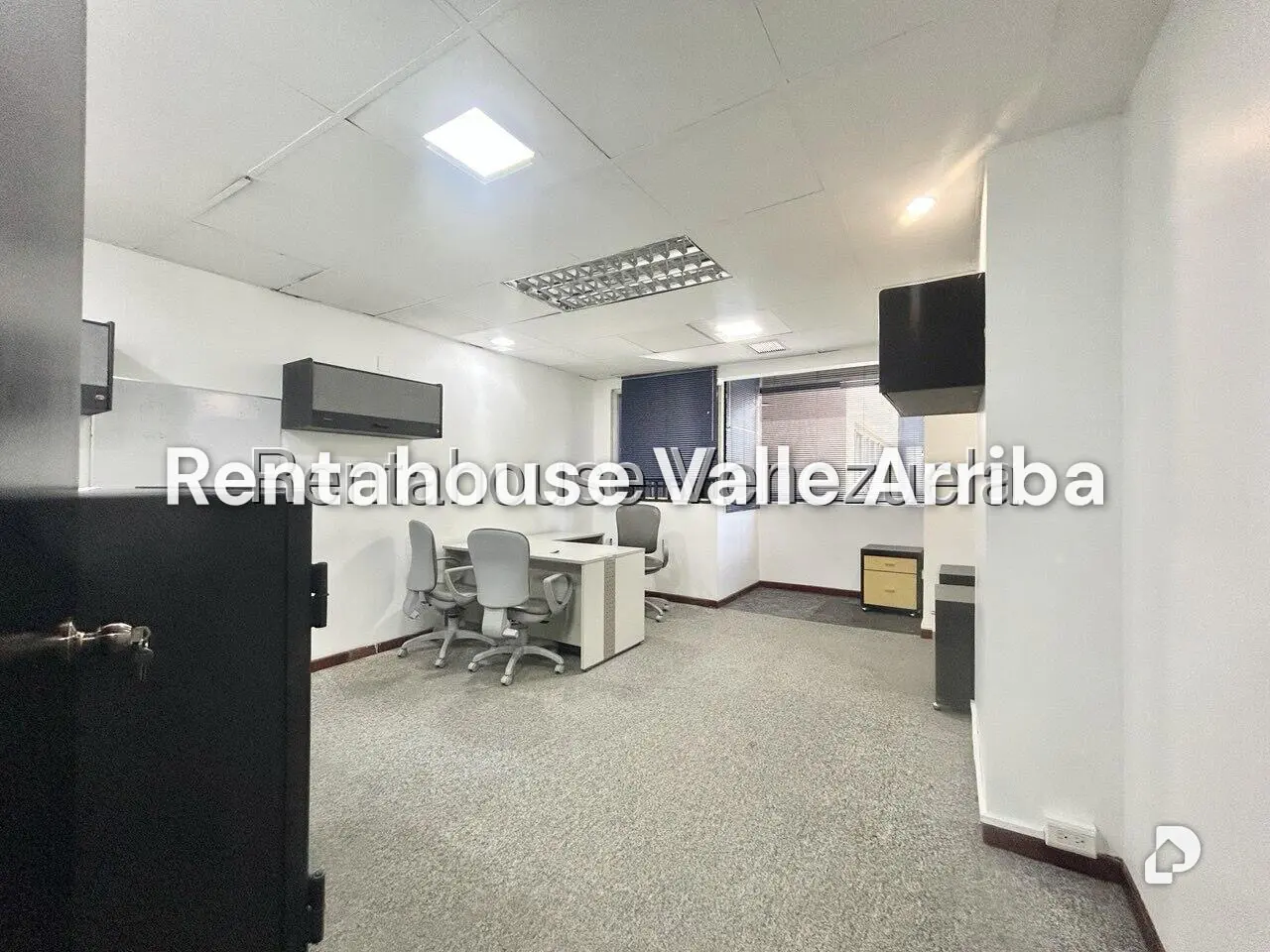 Oficina en La Castellana, Caracas – 14