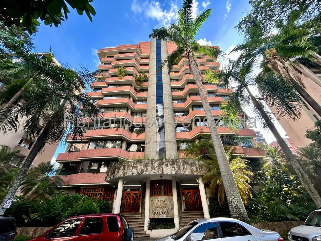 Apartment in El Rosal, Caracas - 1