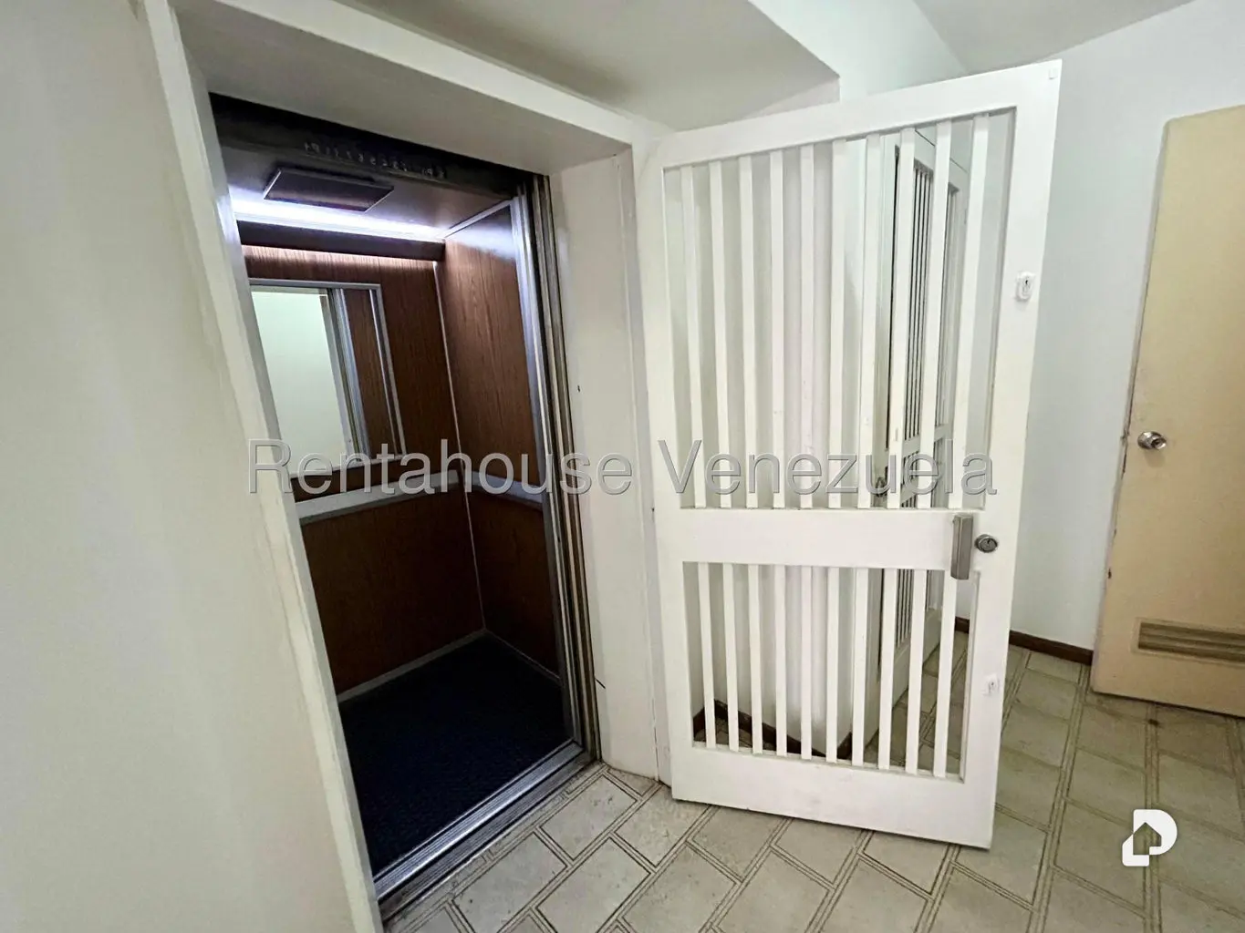 Apartamento en La Urbina, Caracas – 3
