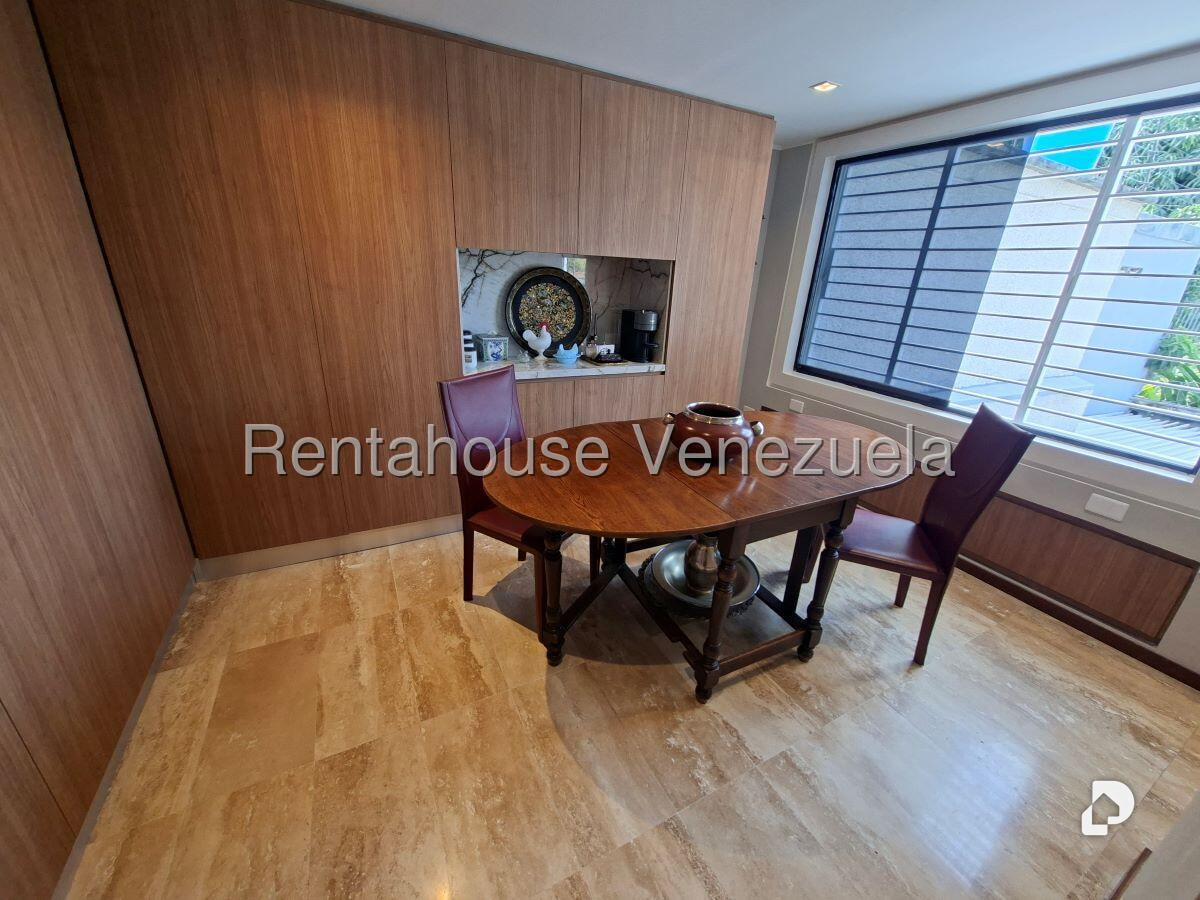 Casa en Los Palos Grandes, Caracas – 24