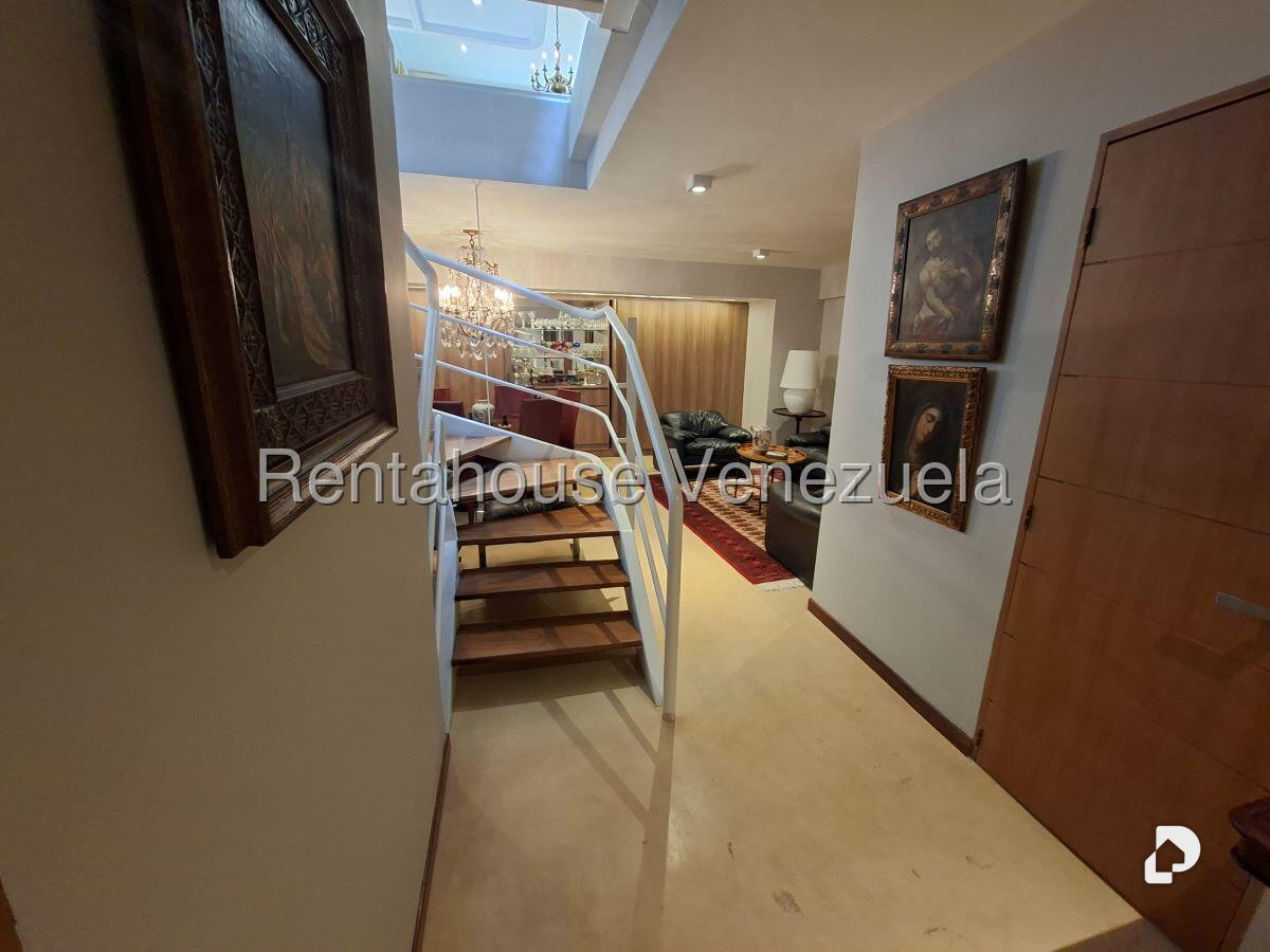 Casa en Los Palos Grandes, Caracas – 30
