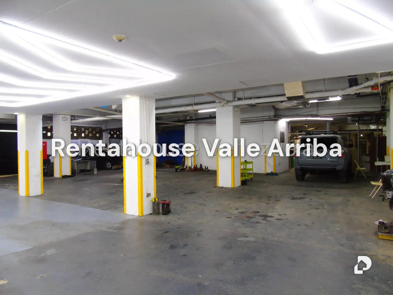 Local comercial en Los Palos Grandes, Caracas – 26