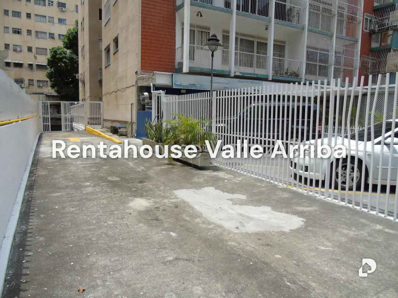 Local comercial en Los Palos Grandes, Caracas – 20
