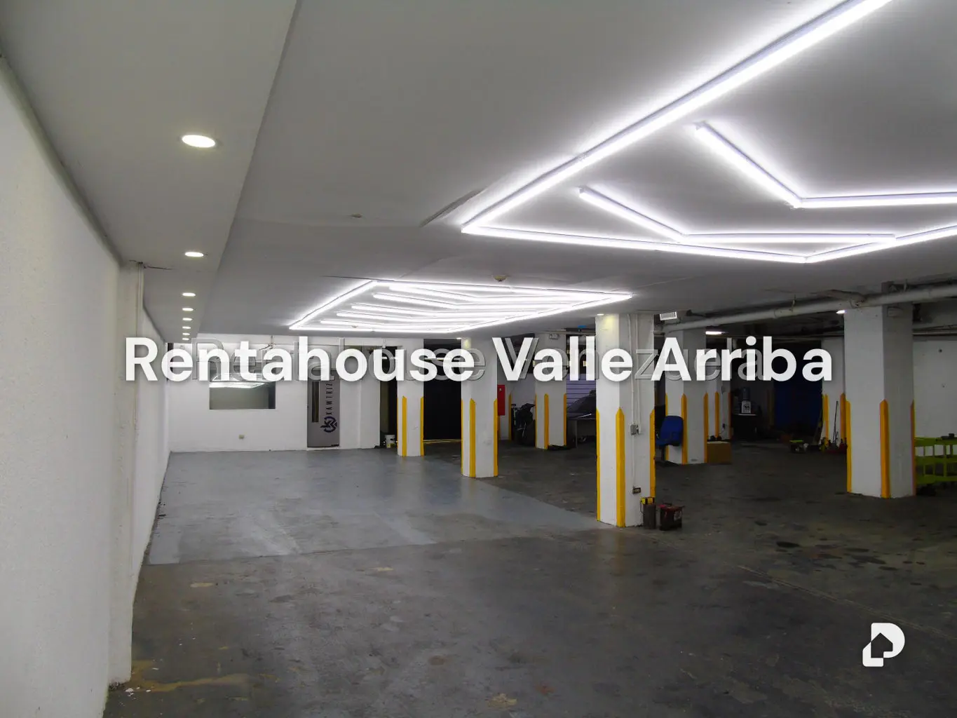 Local comercial en Los Palos Grandes, Caracas – 25