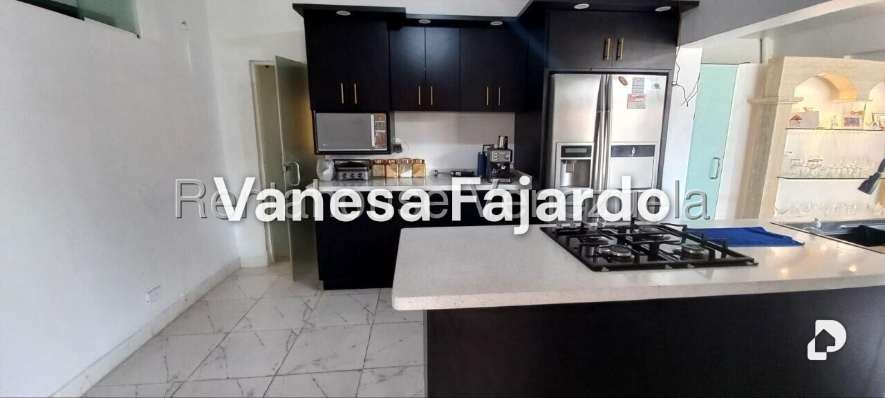 Casa en La Rosaleda, San Antonio de Los Altos – 8