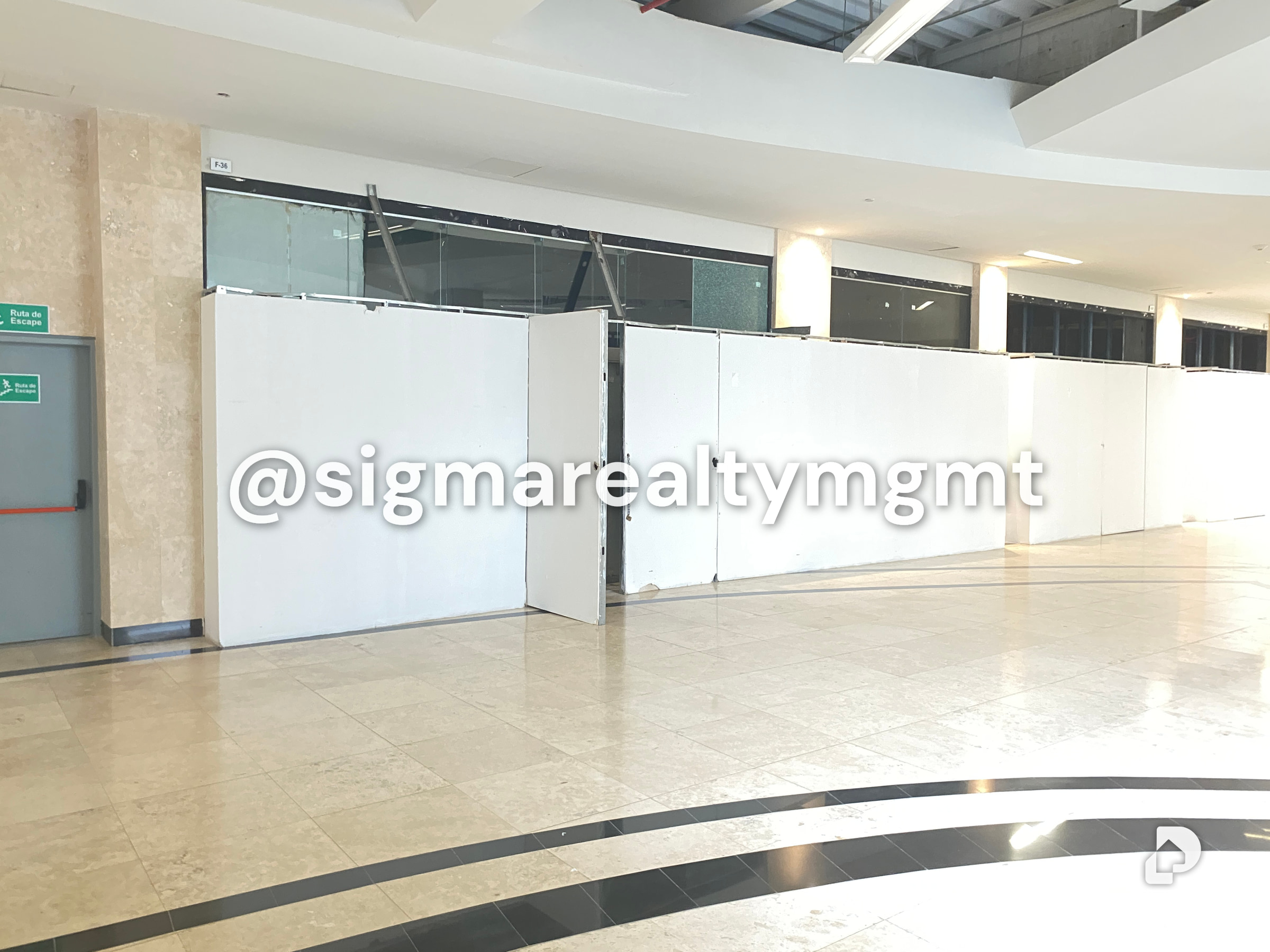 Local comercial en Cerro Verde, Caracas – 2