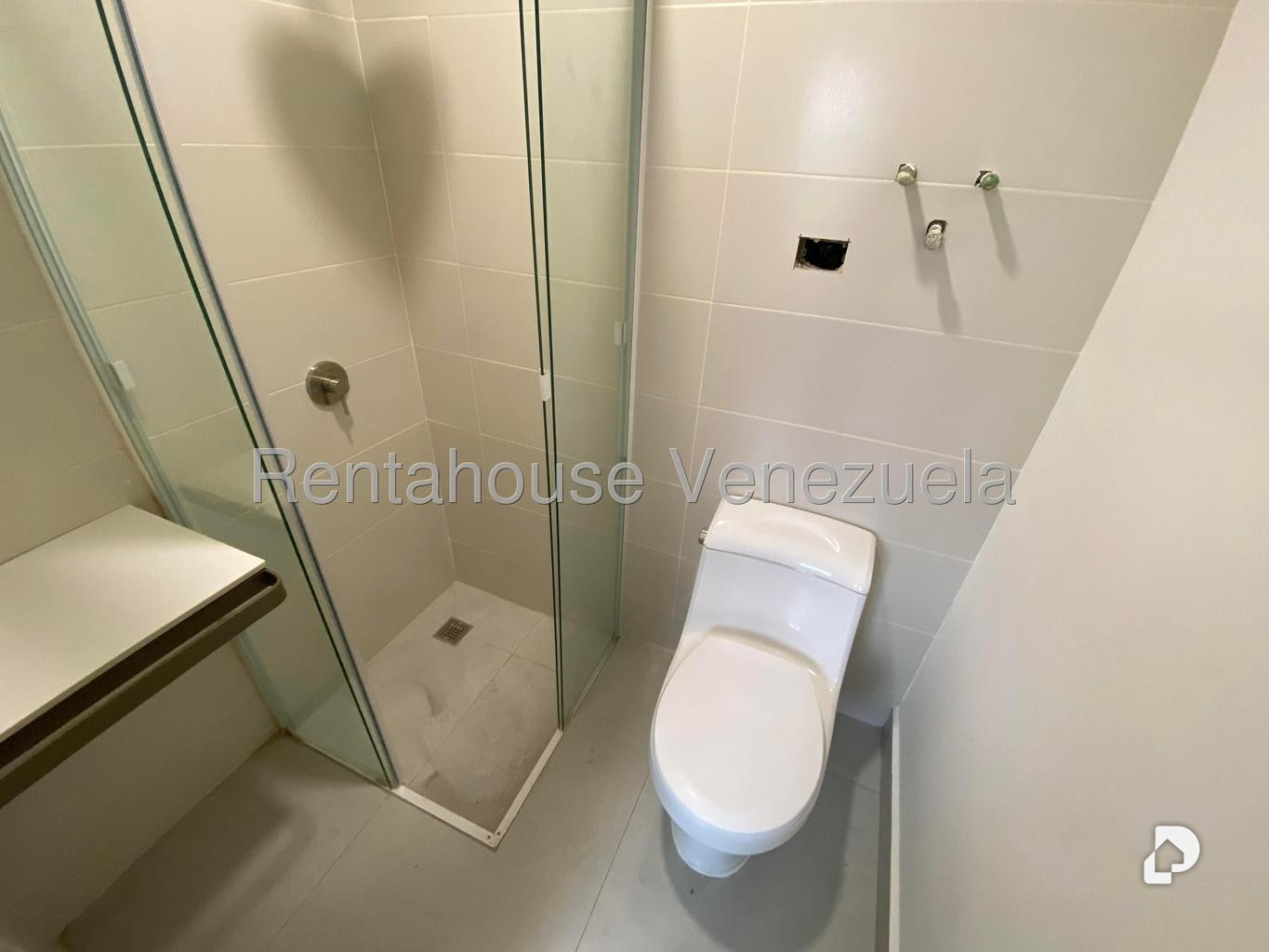 Apartamento en Los Palos Grandes, Caracas – 24