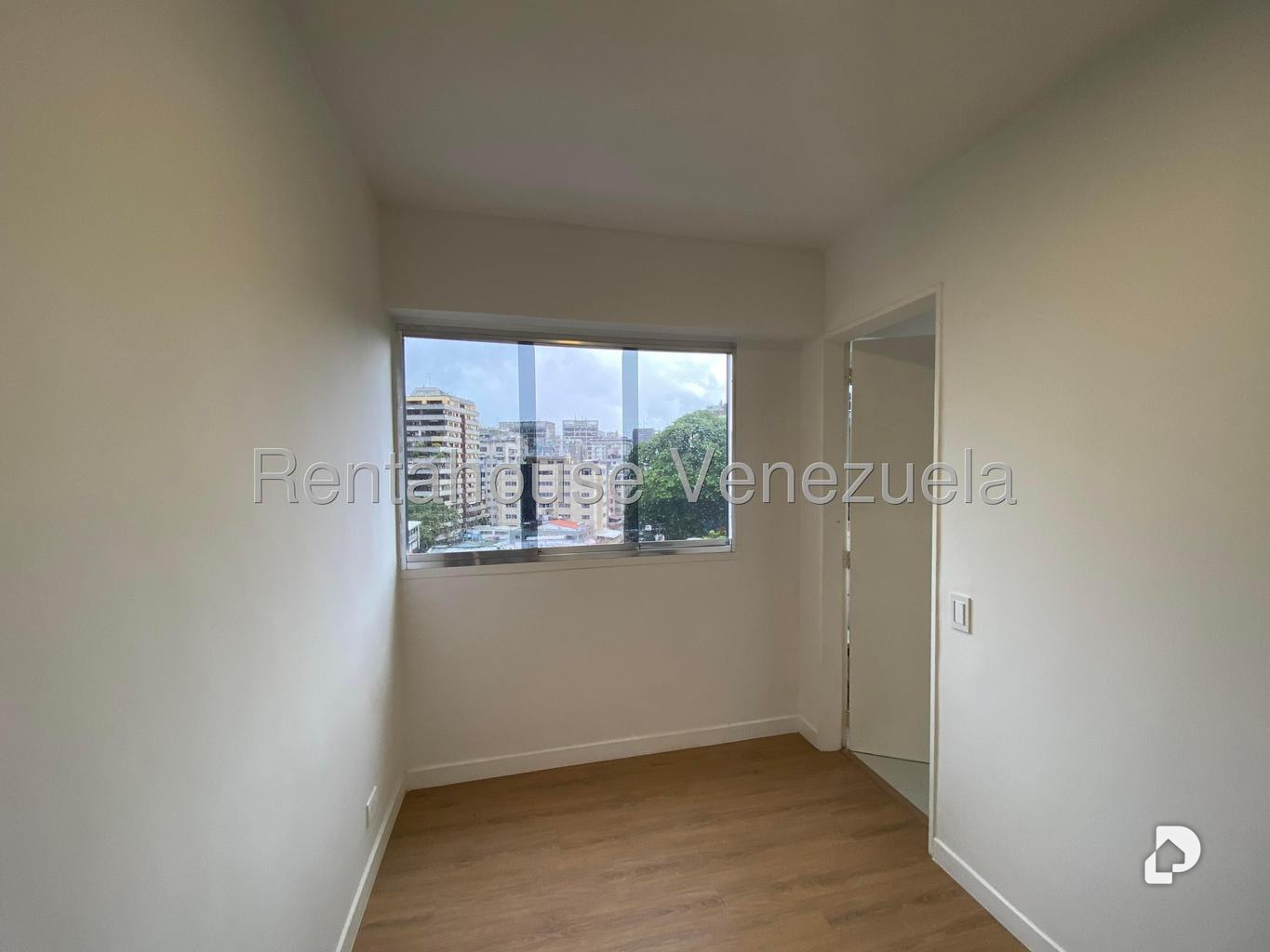 Apartamento en Los Palos Grandes, Caracas – 23