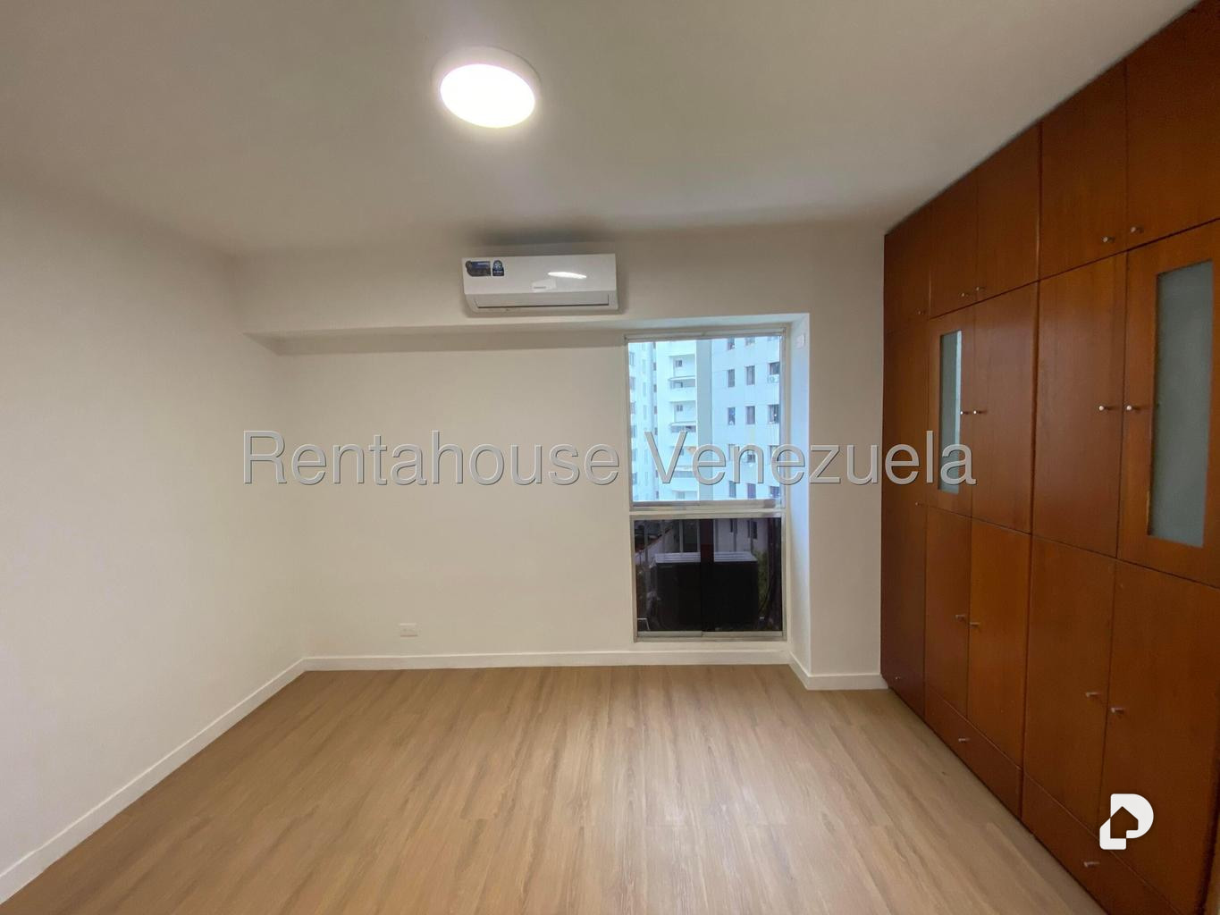 Apartamento en Los Palos Grandes, Caracas – 16