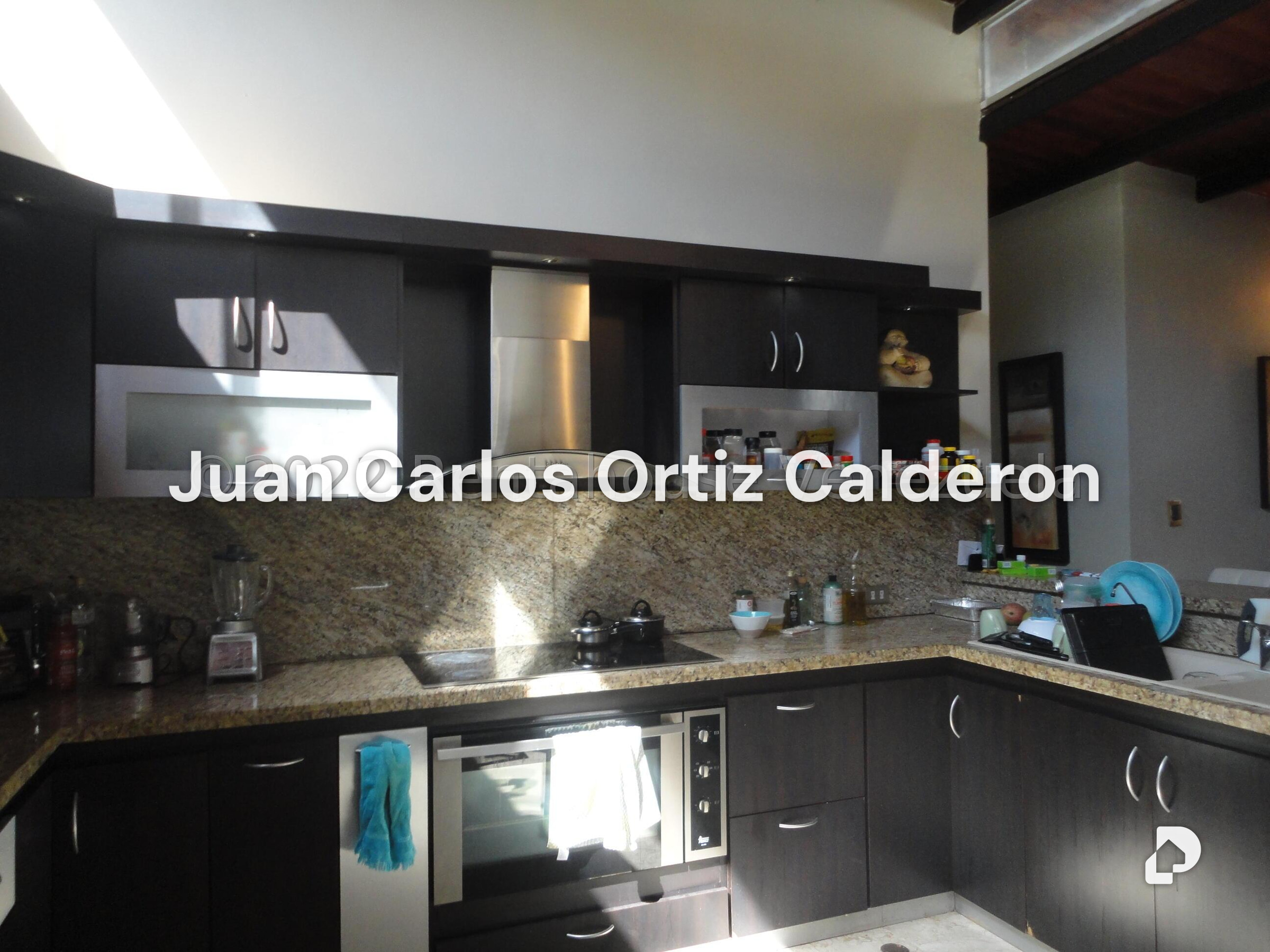 Casa en La Trinidad, Caracas – 23