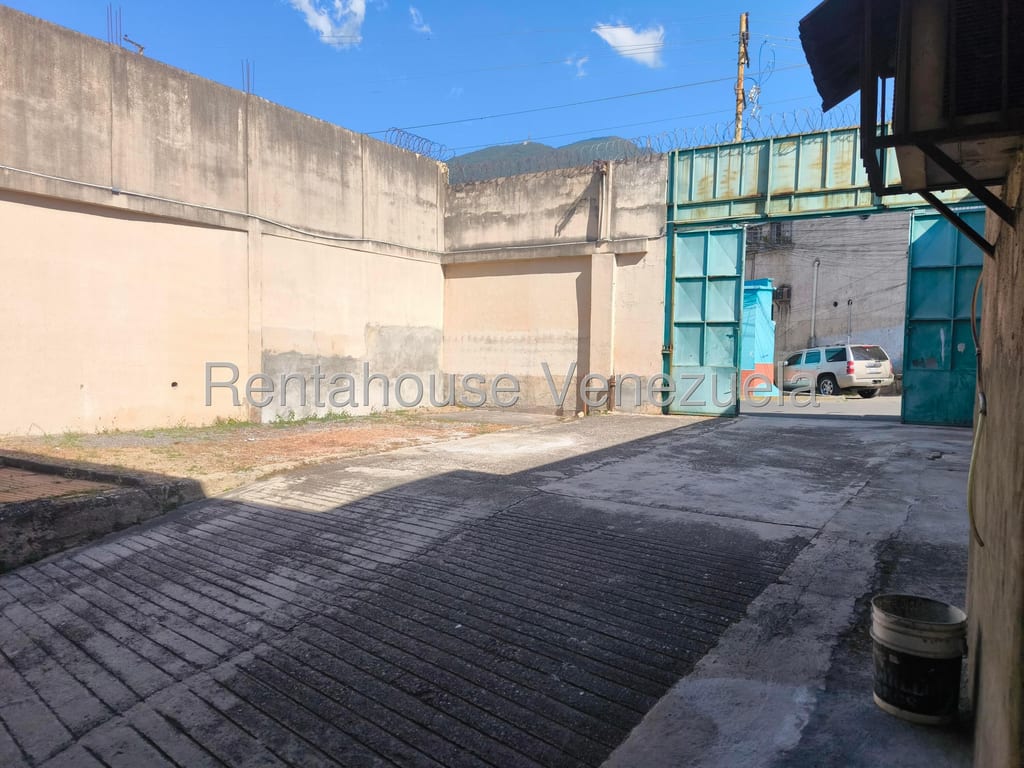 Local comercial en Chapellín, Caracas - 1