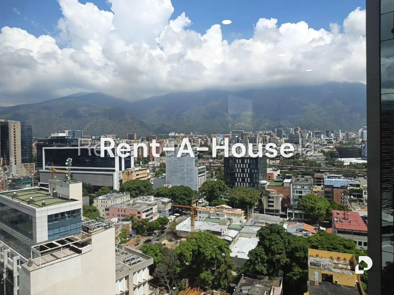 Oficina en Las Mercedes, Caracas – 10